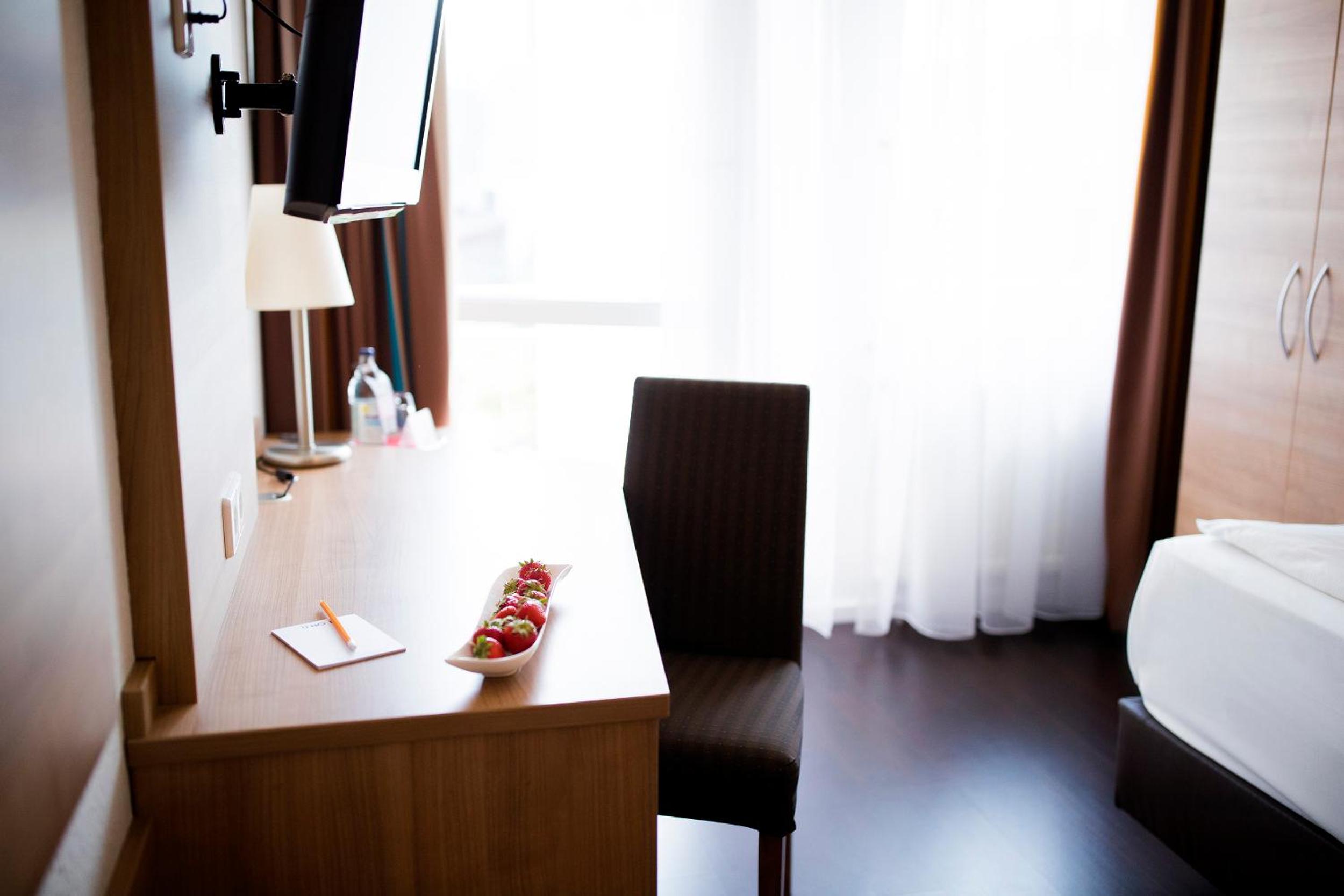 Standard Room, 1 Double Bed - Photo 3