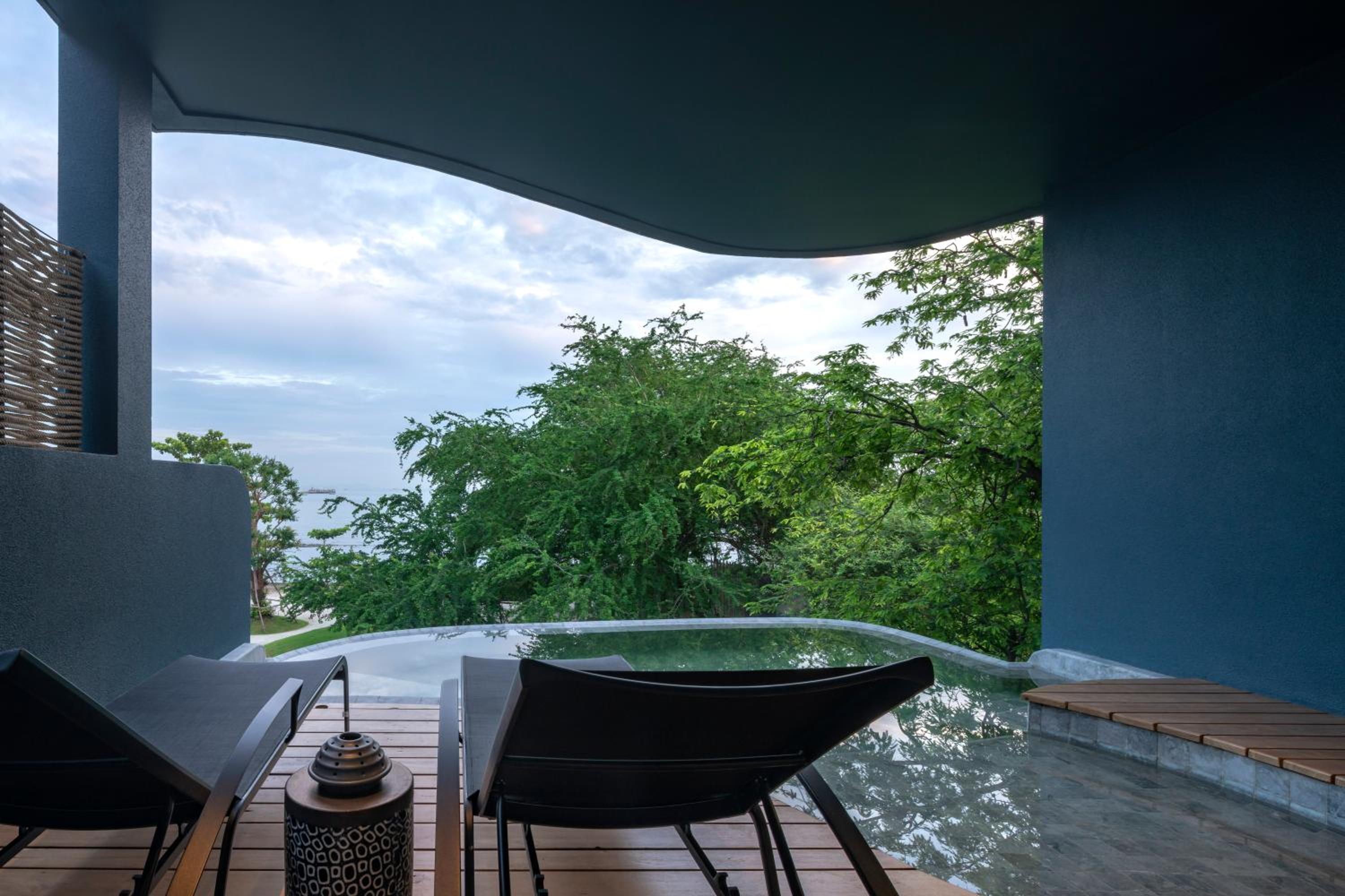 Sky Pool Villa thumbnail 5