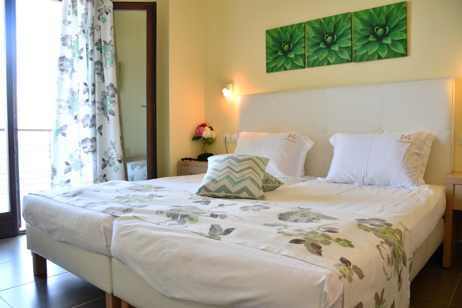 Double or Twin Room with Sea View photo 3