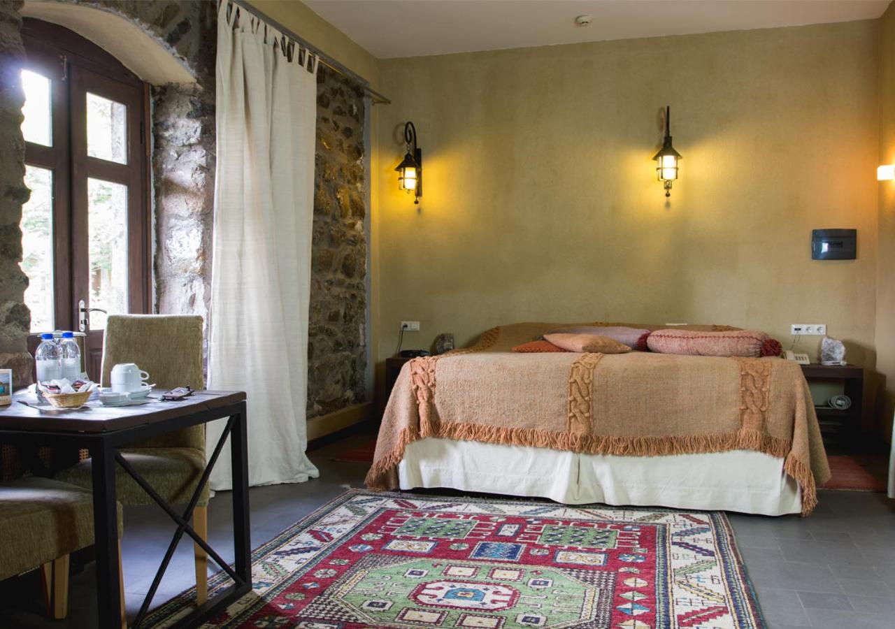 Standard King Room photo 2