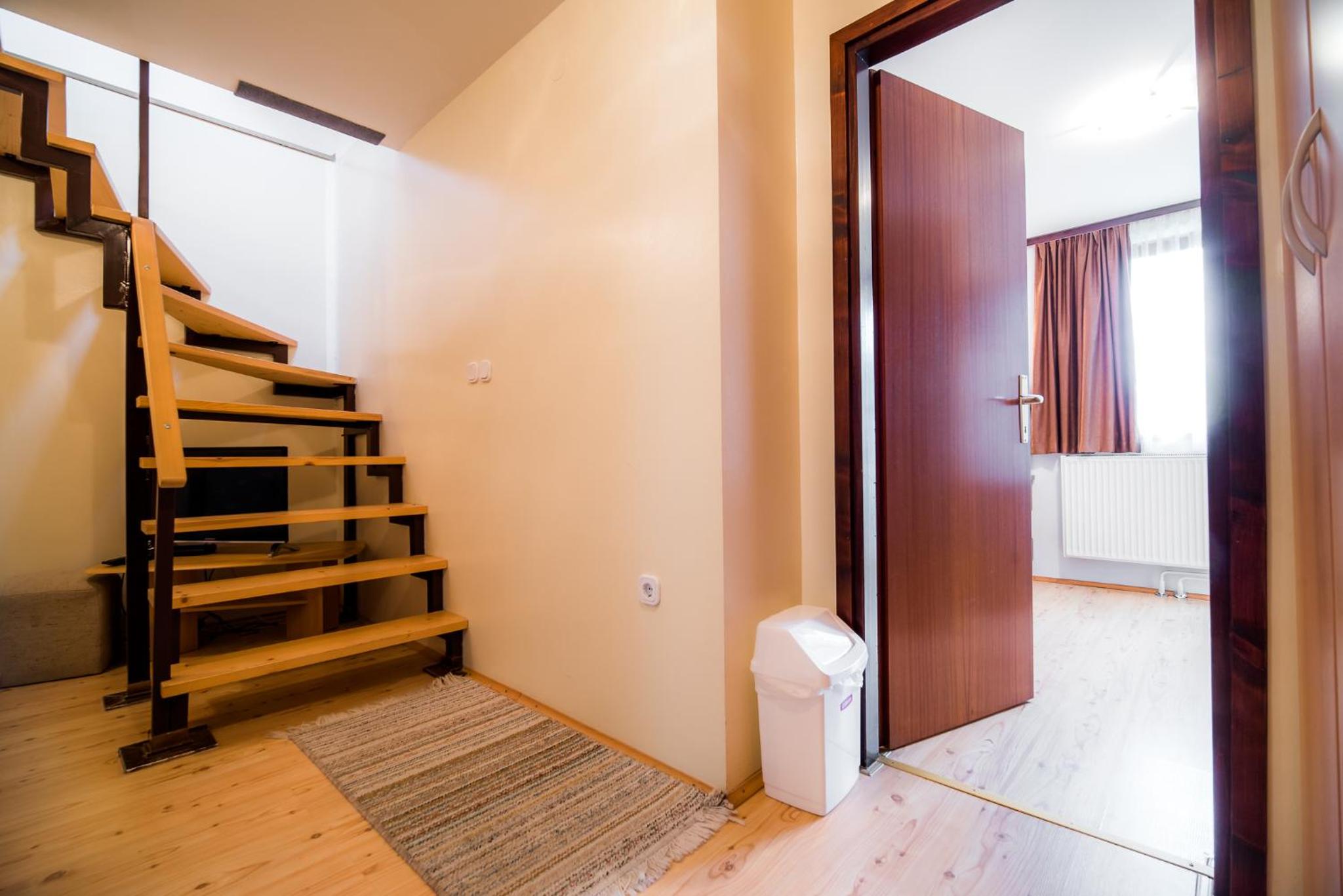 Duplex Family Room with Balcony photo 3