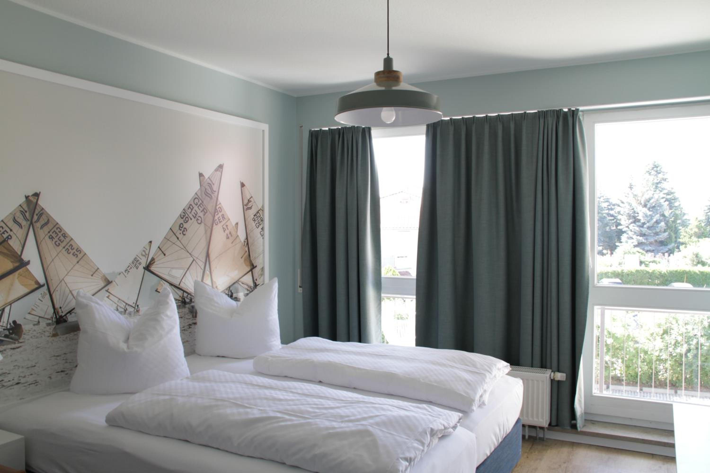 Double or Twin Room with Balcony - Photo 9