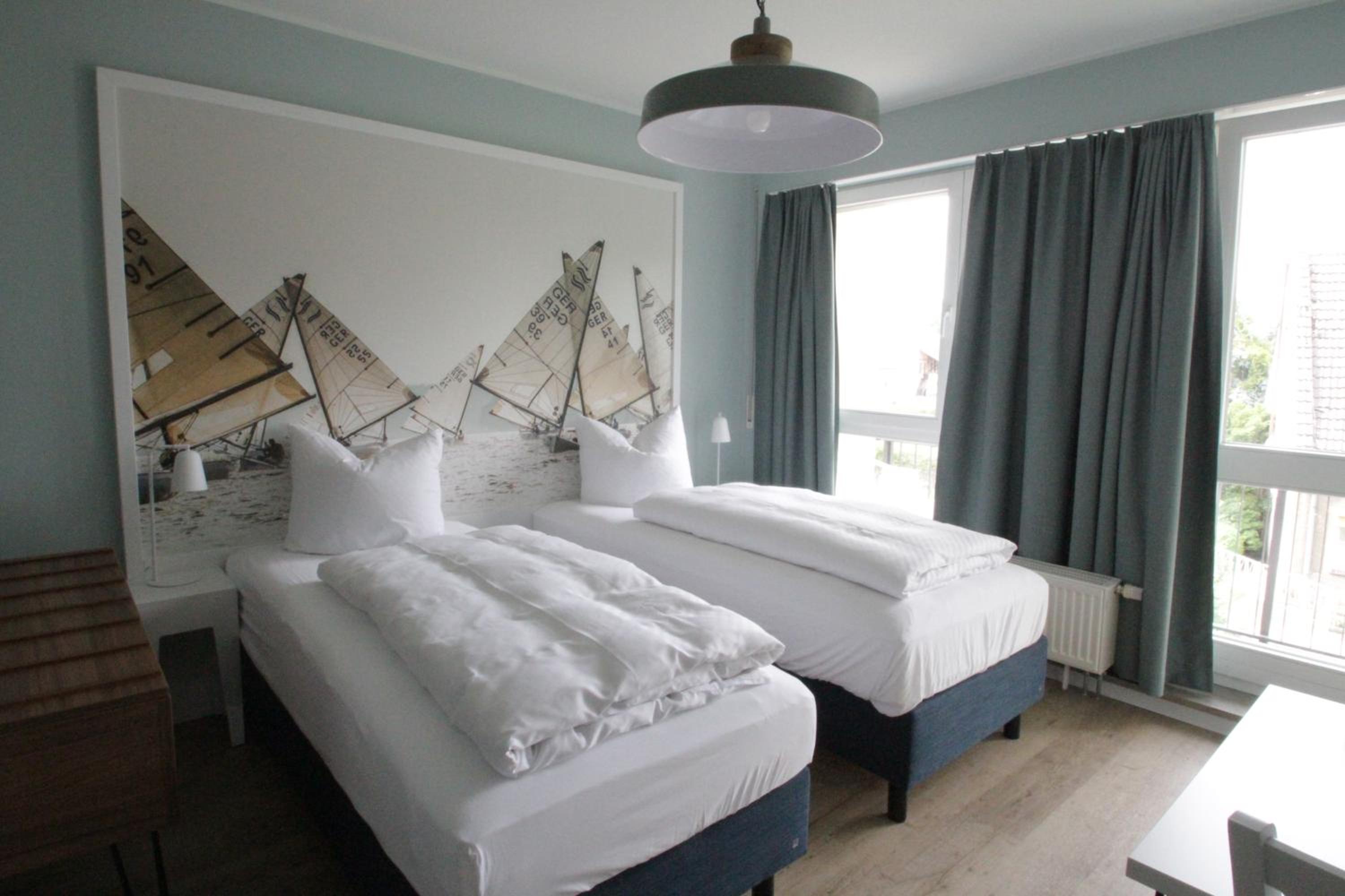 Double or Twin Room with Balcony - Photo 10