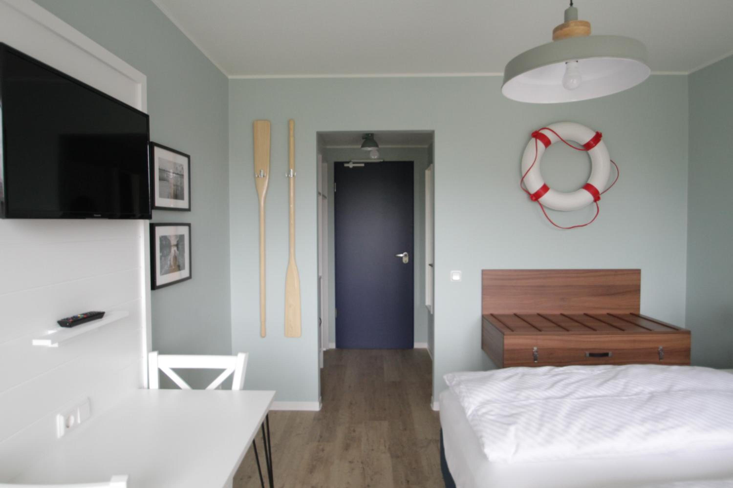 Double or Twin Room with Balcony - Photo 2