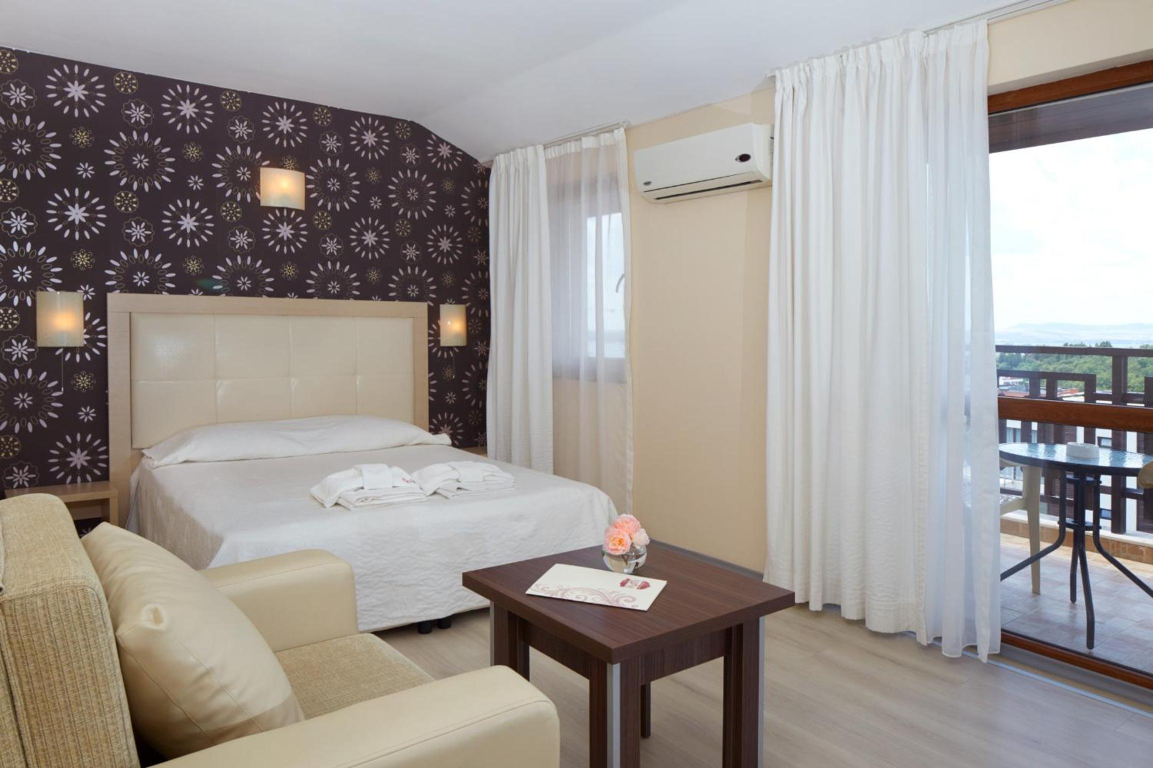 Double or Twin Room (2 Adults + 1 Child)