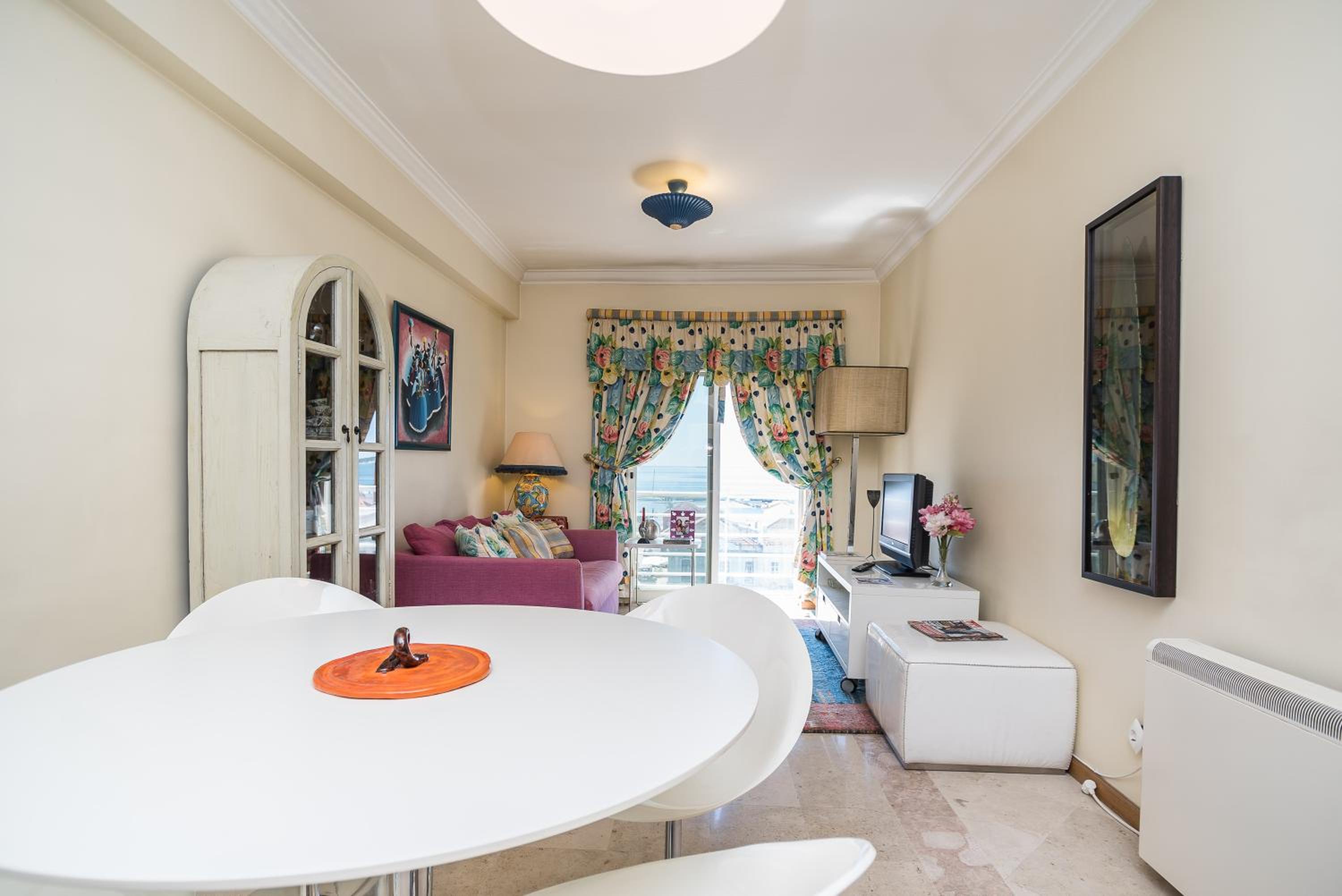 Two-Bedroom Deluxe Apartment with Ocean View photo 1