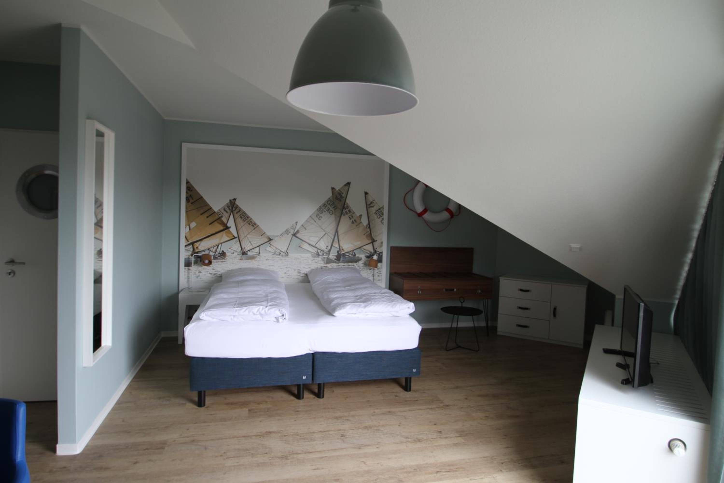 Studio with Balcony - Photo 7