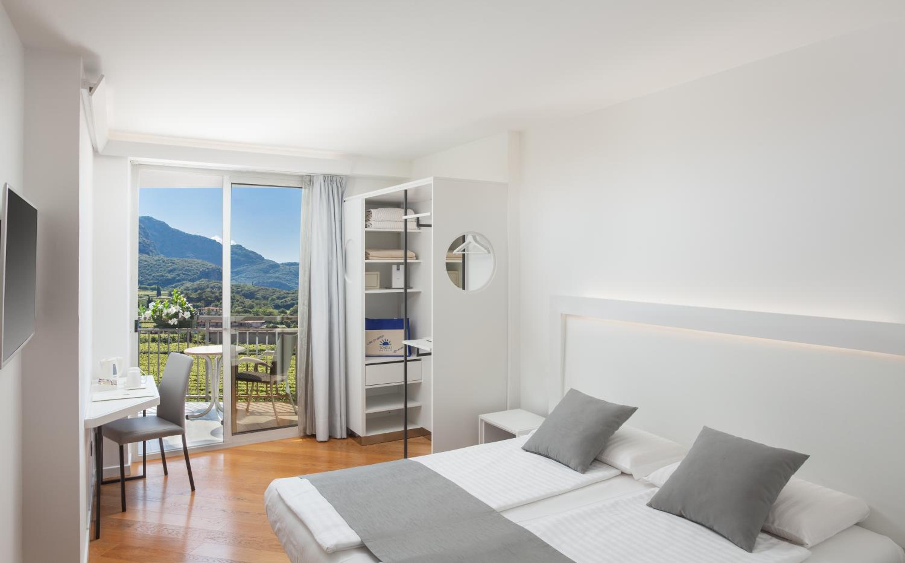Superior Double or Twin Room with Balcony - Photo 1