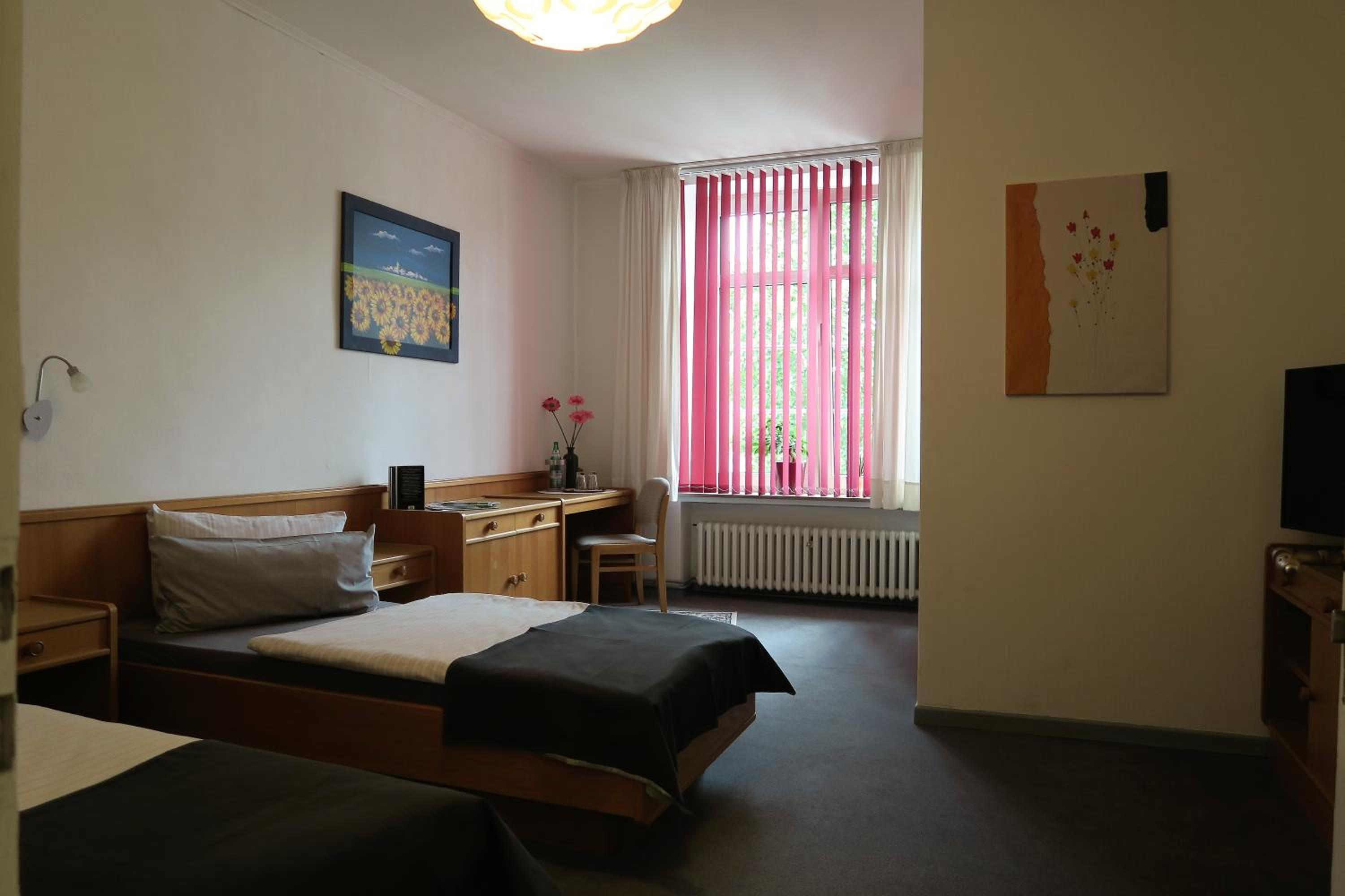 Large Twin Room photo 1