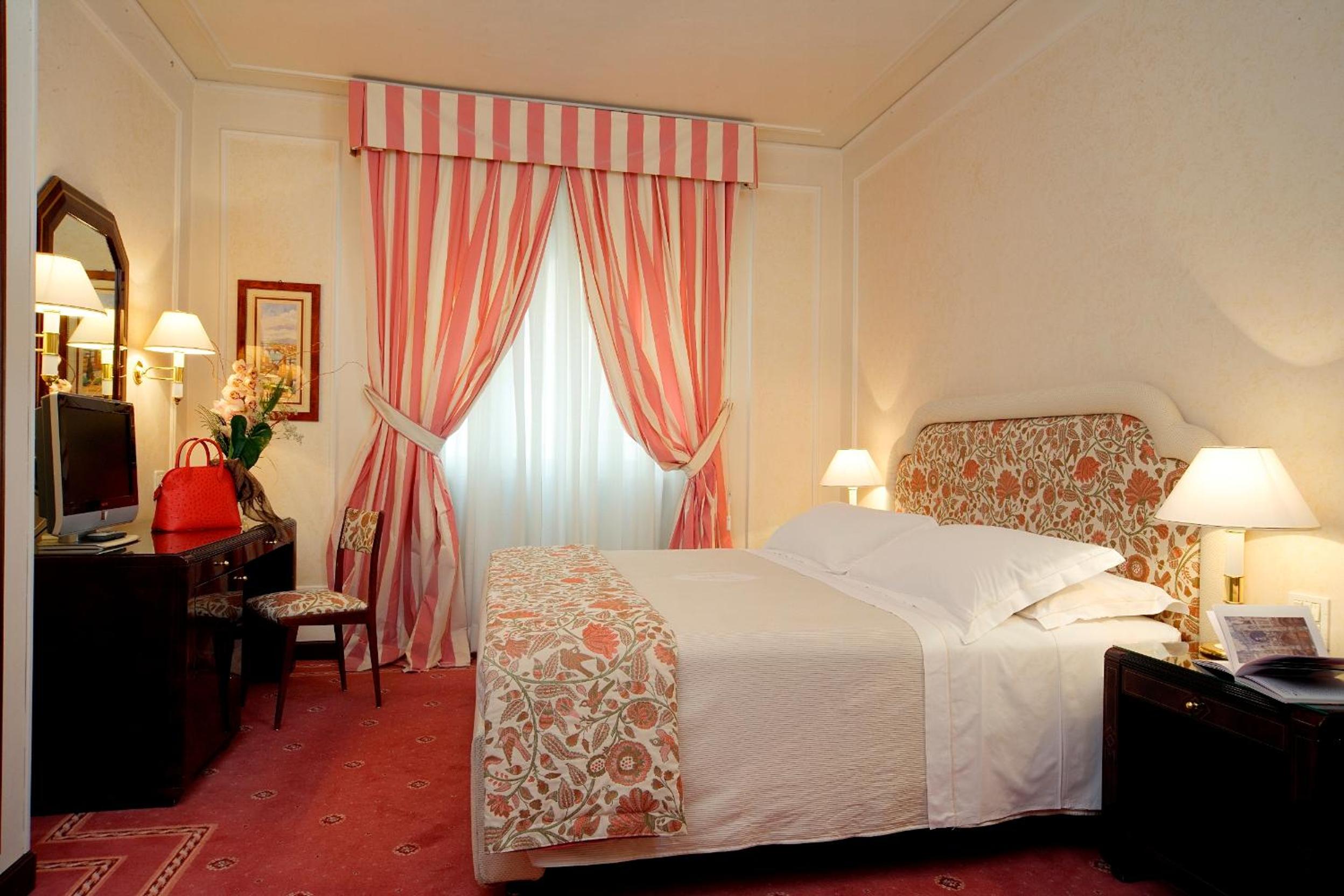 Classic Double or Twin Room - Photo 3