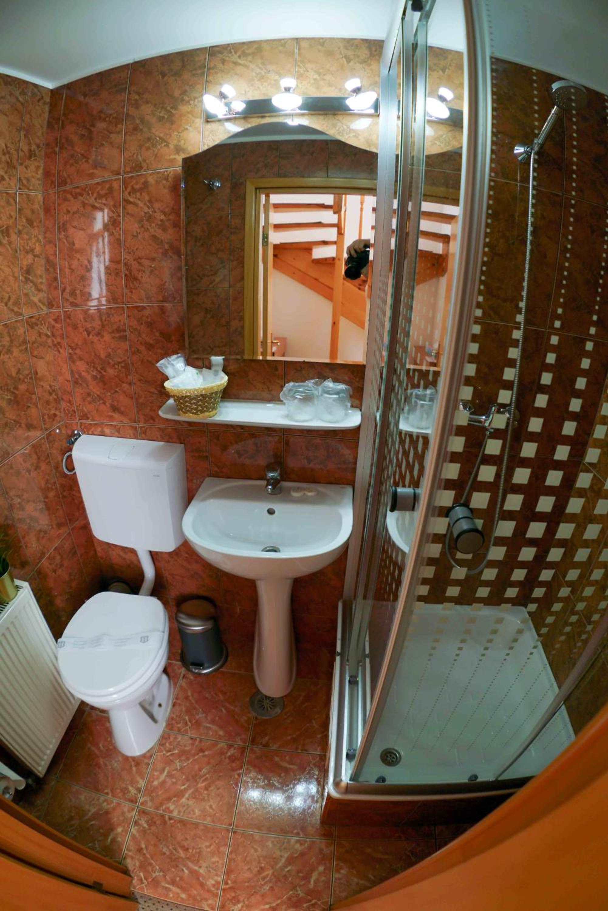 Double or Twin Room - Photo 7