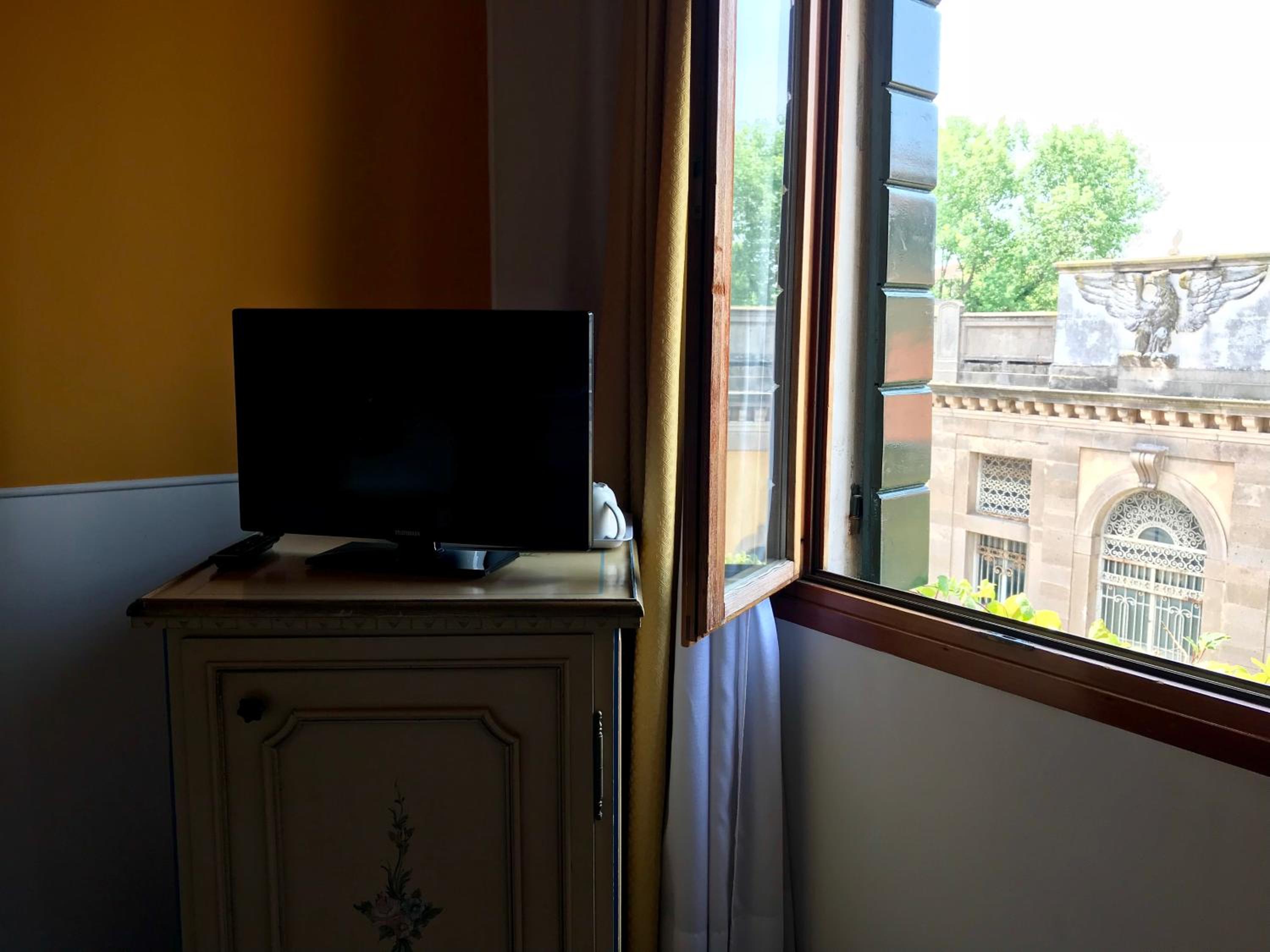 Superior Double Room with Canal View photo 3