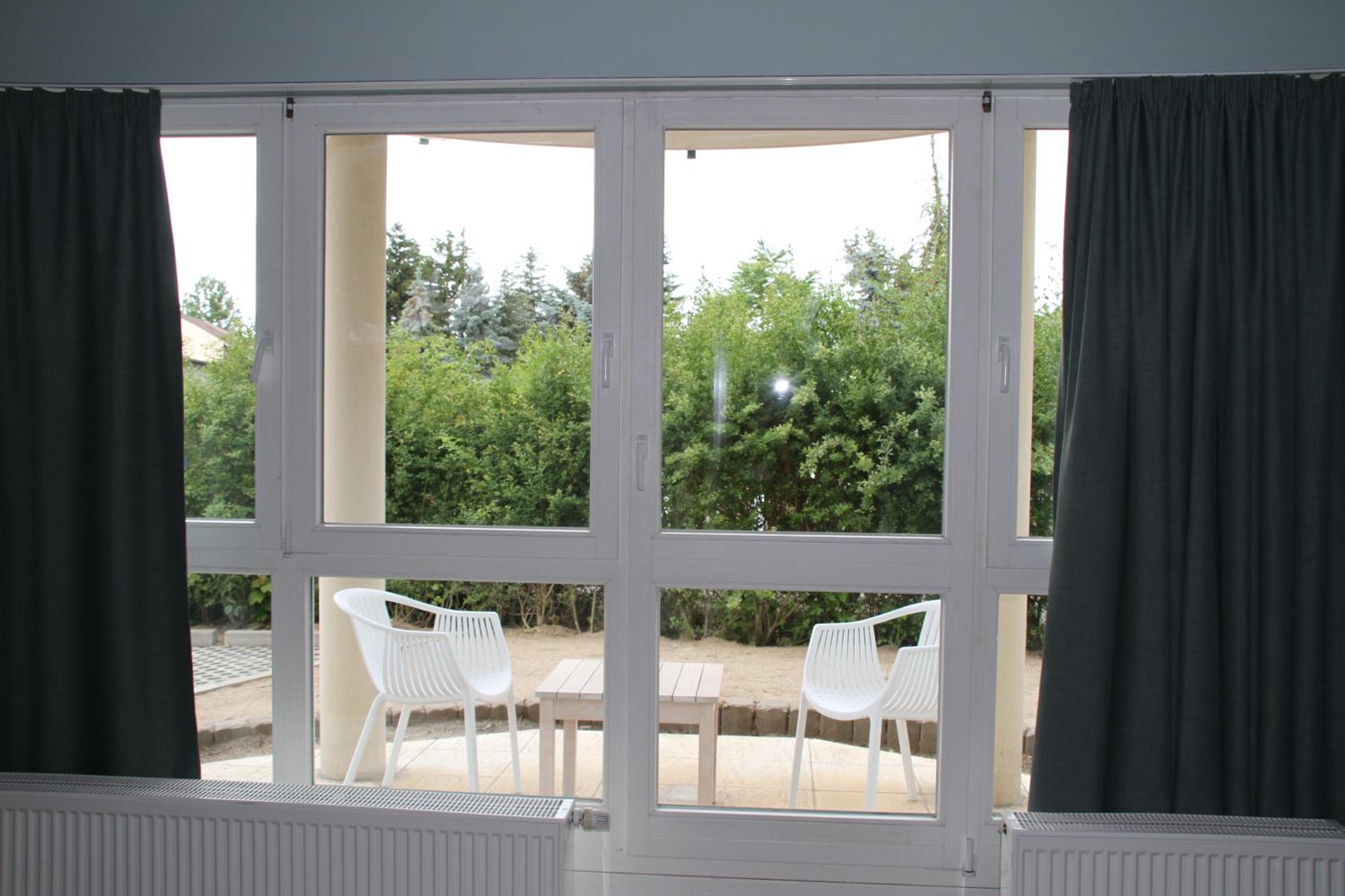 Junior Suite with Balcony - Photo 11