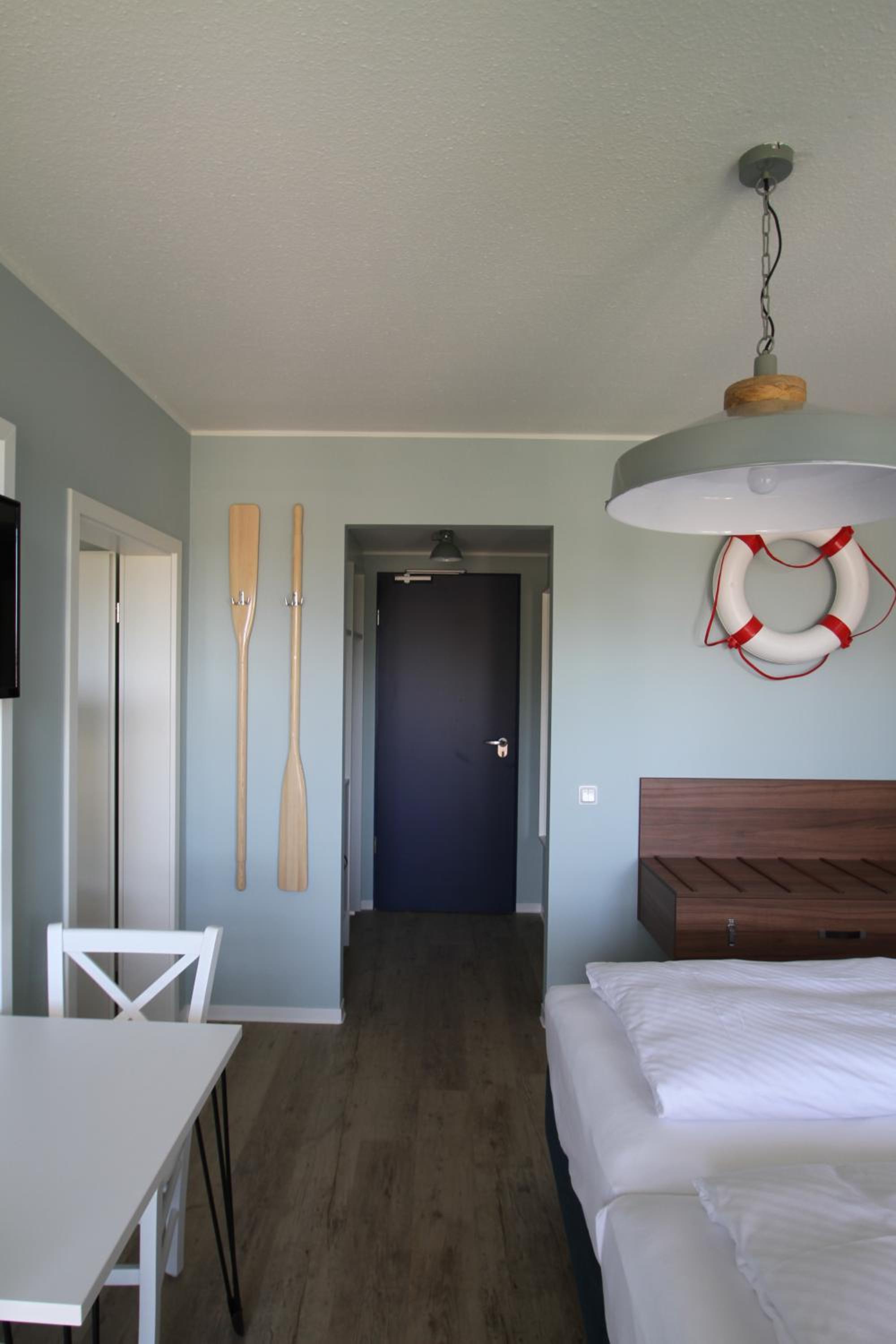 Family Room with Balcony - Photo 9