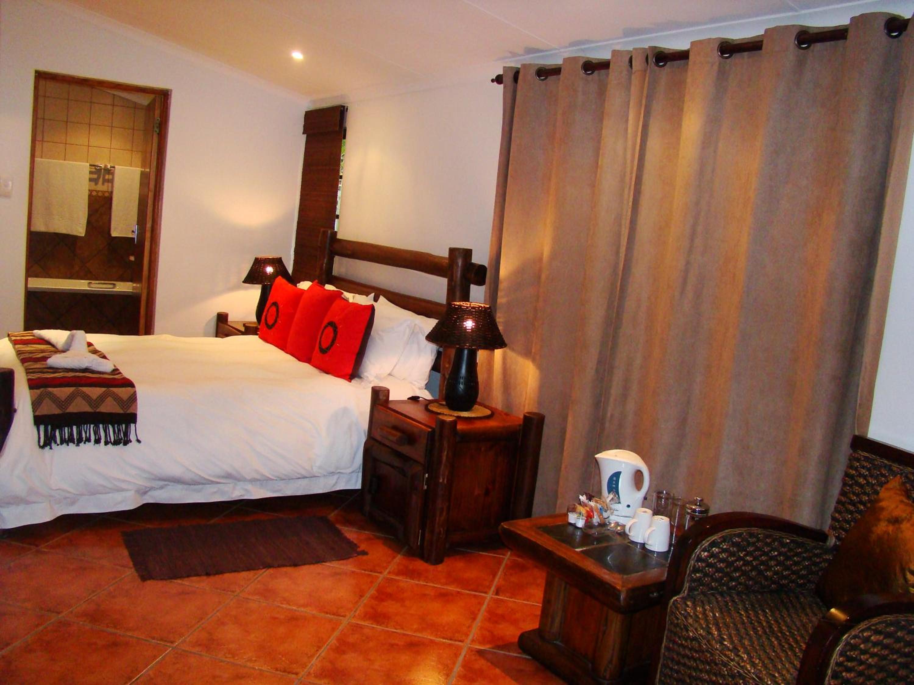 Double or Twin Room with Balcony - Photo 4