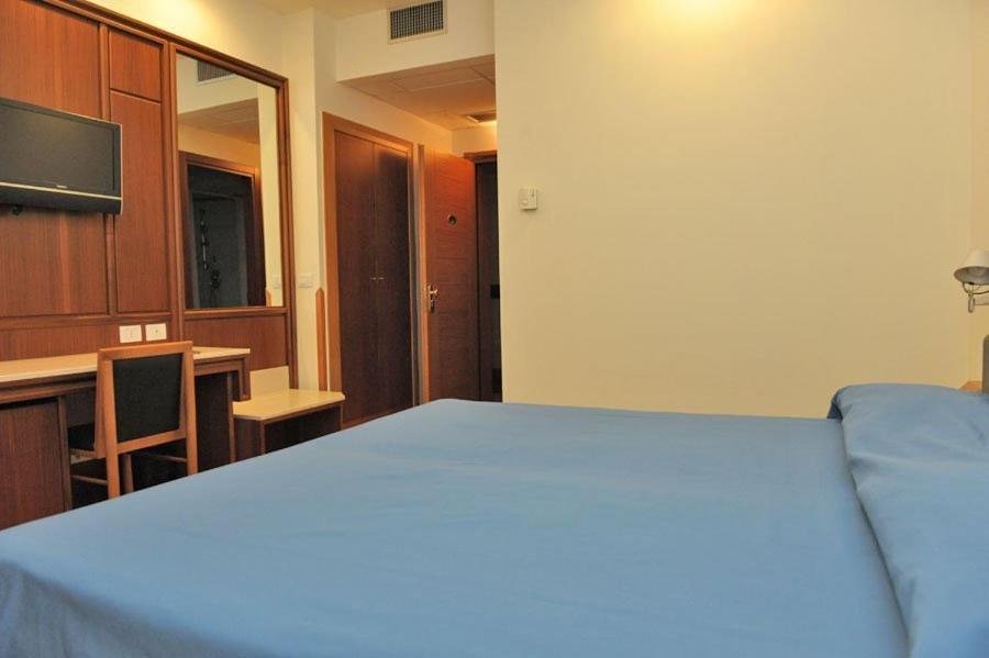 Superior Double or Twin Room - Photo 2