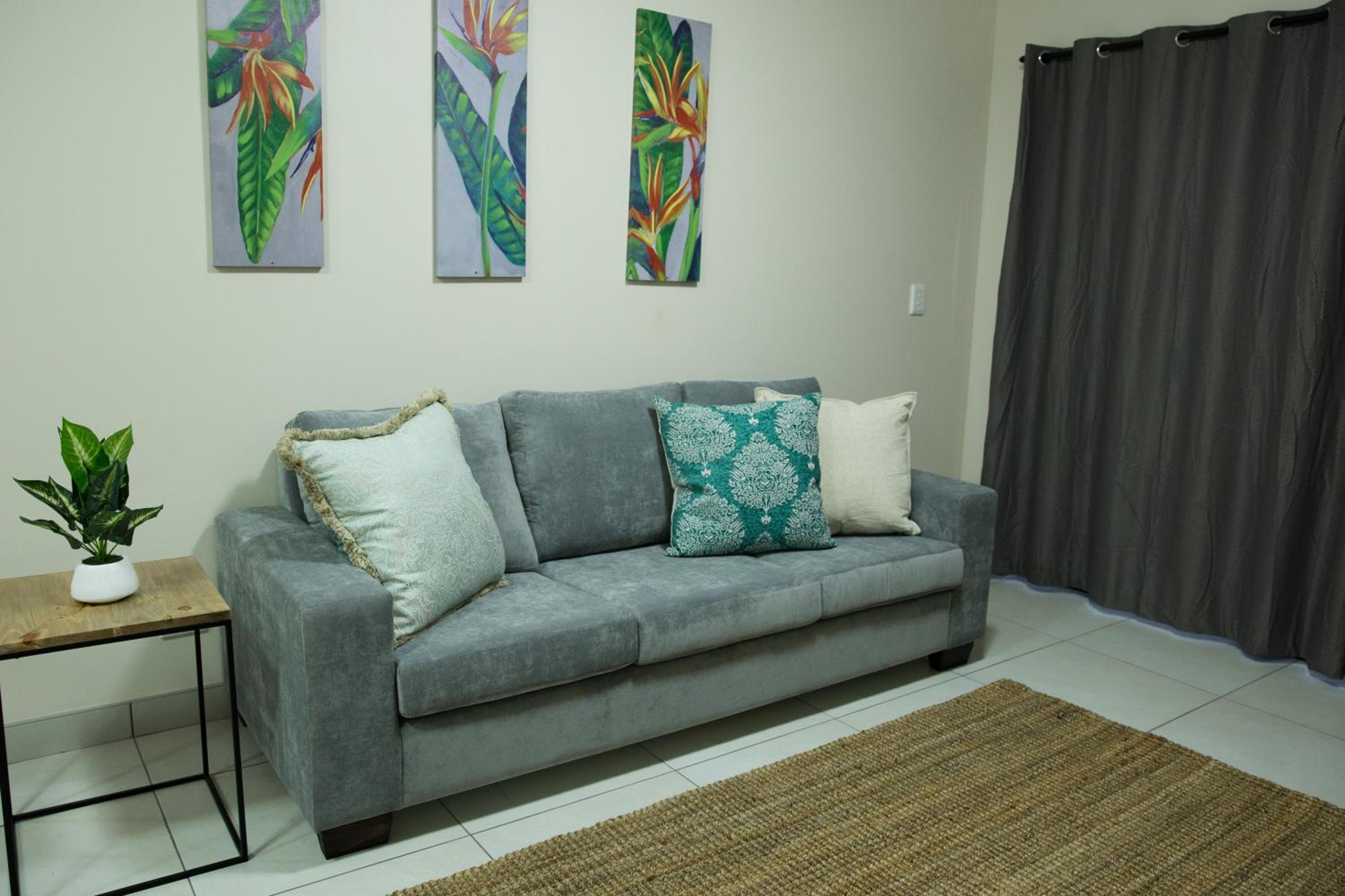 Two-Bedroom Apartment with Balcony photo 3