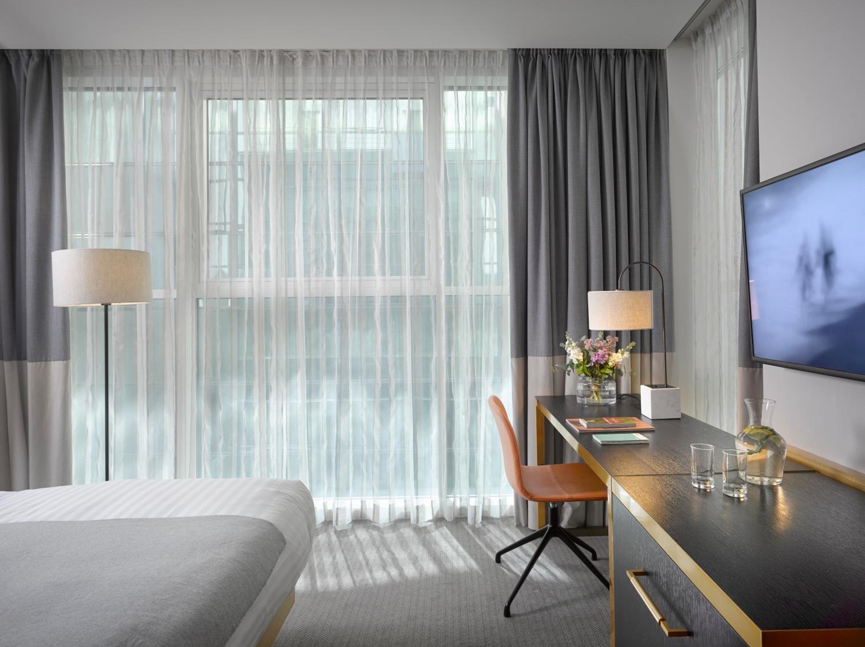 Available room thumbnail 5
