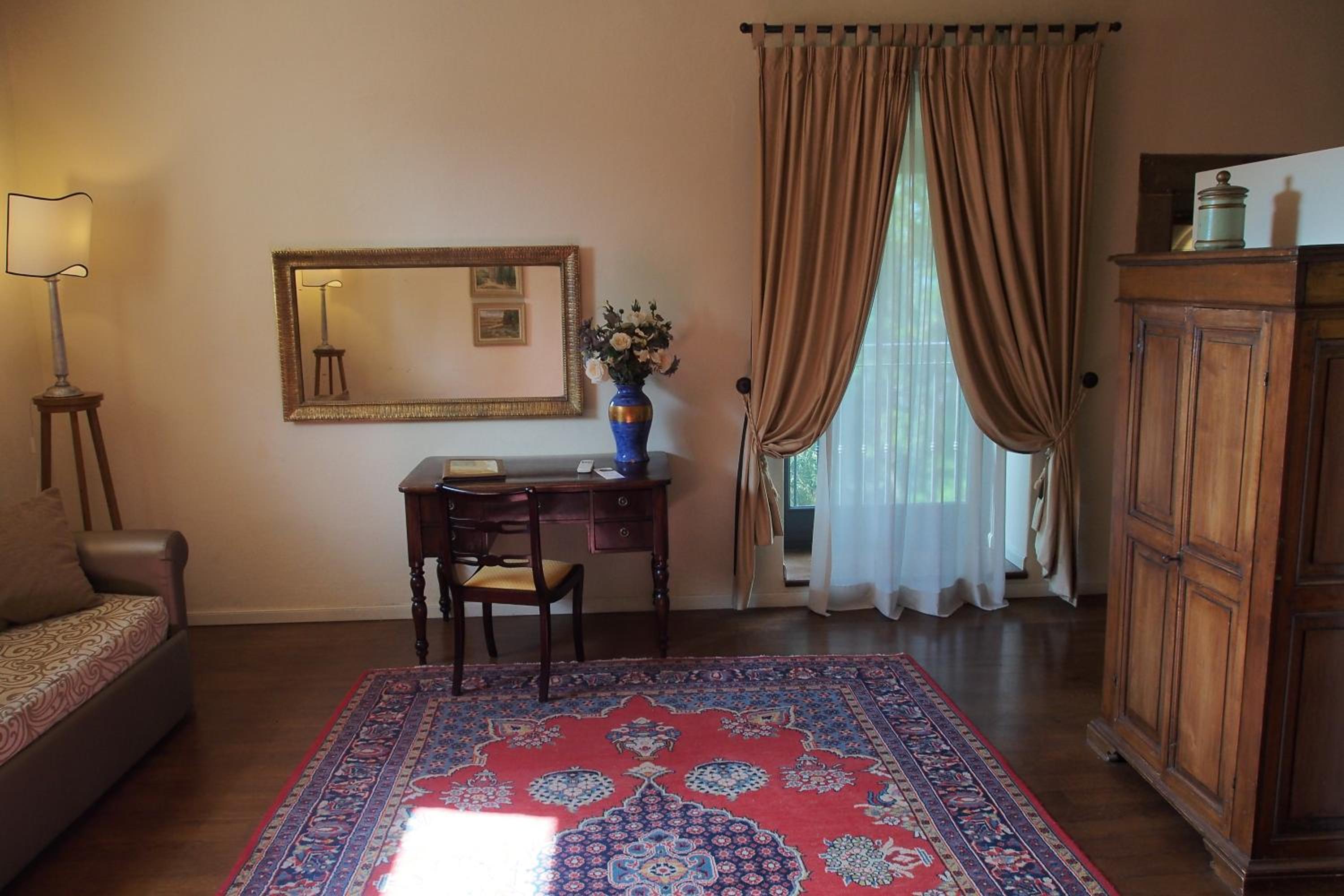 Family Room photo 3