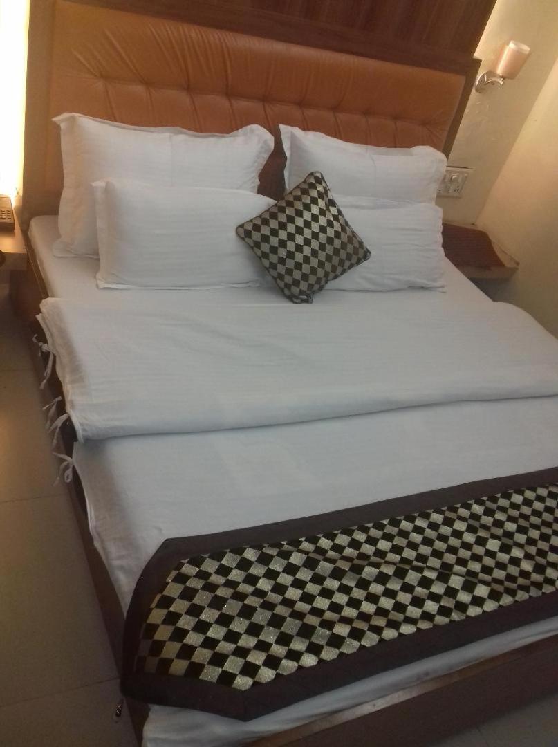 Deluxe Double Room with Extra Bed photo 3