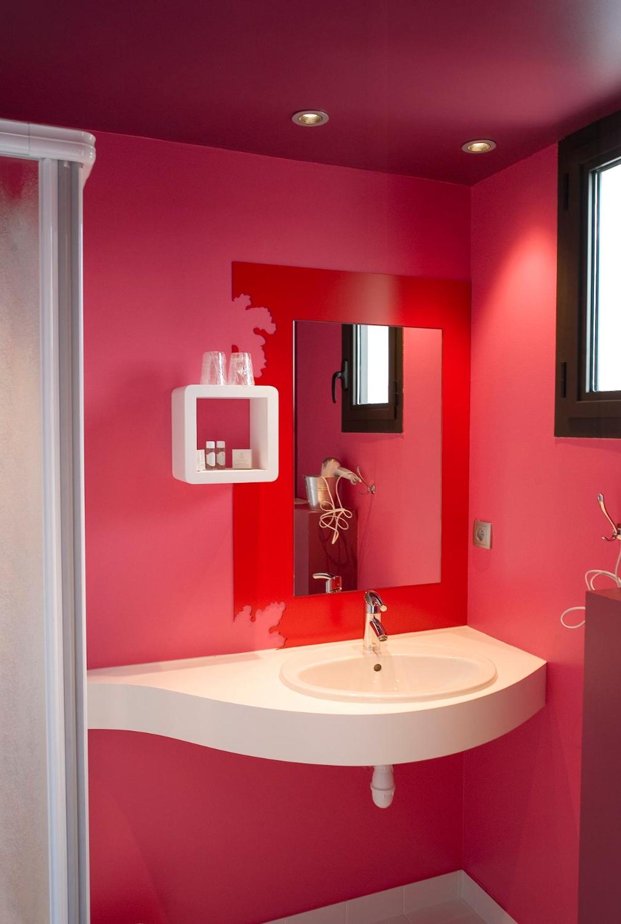 Standard Double Room - Photo 6