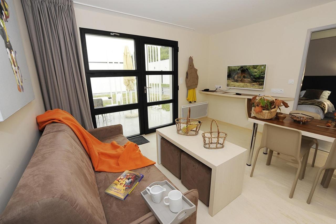 Two-Bedroom House - Photo 4