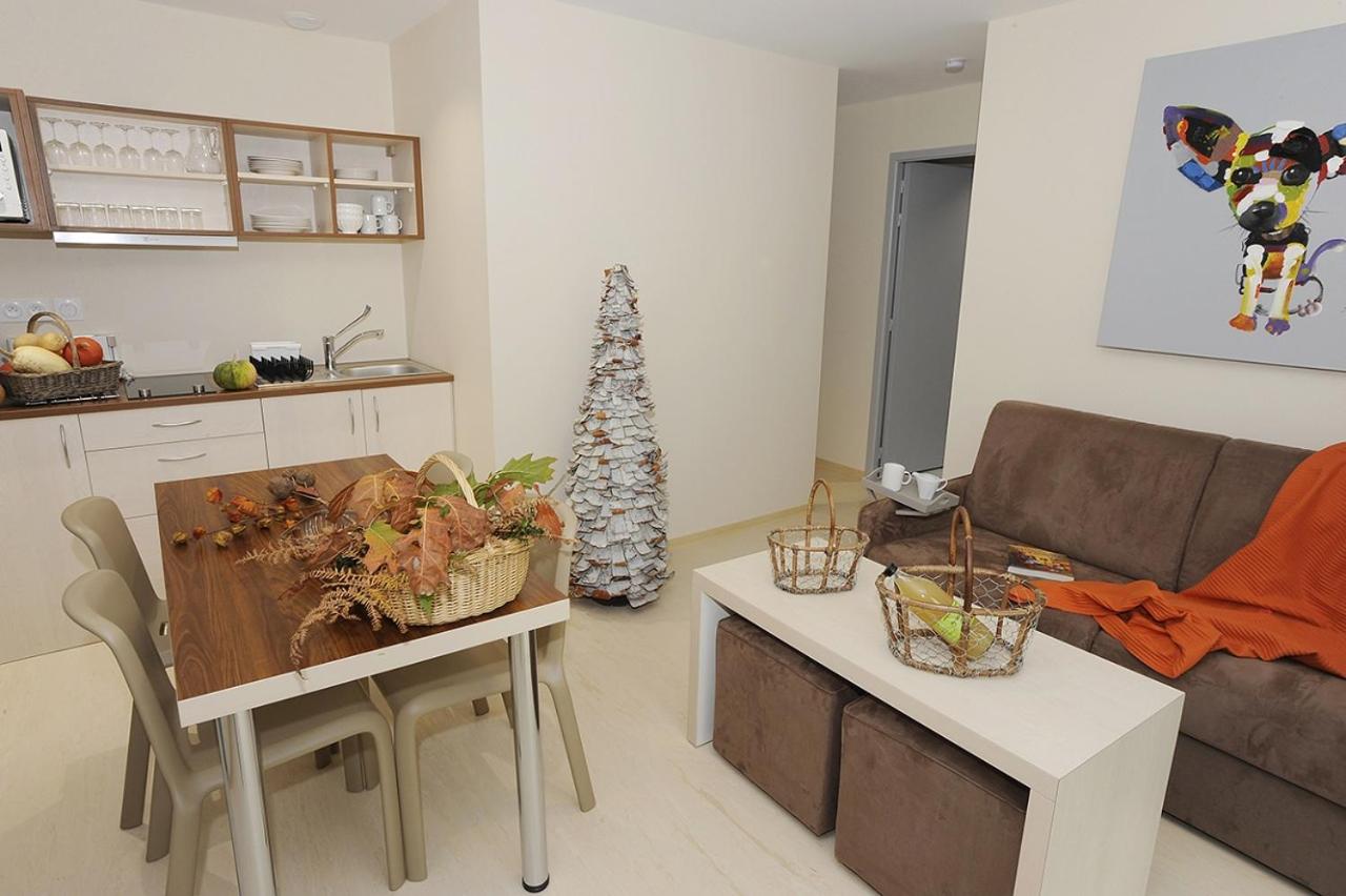 Two-Bedroom House - Photo 3
