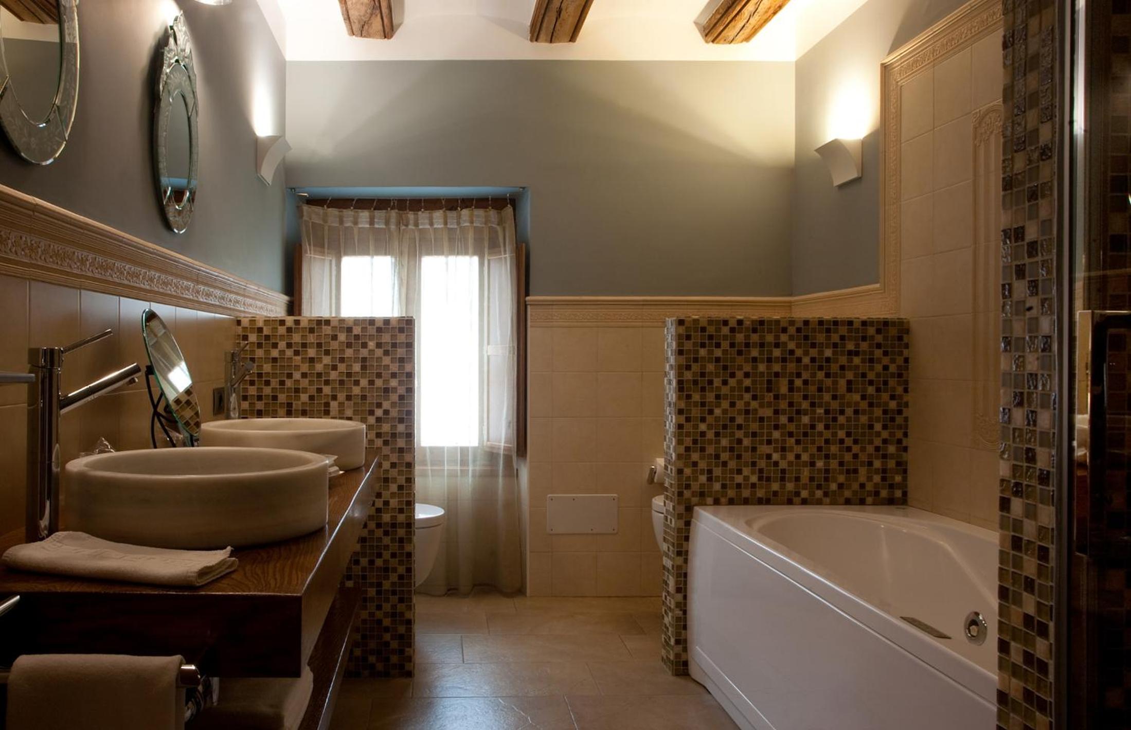 Suite - Photo 6