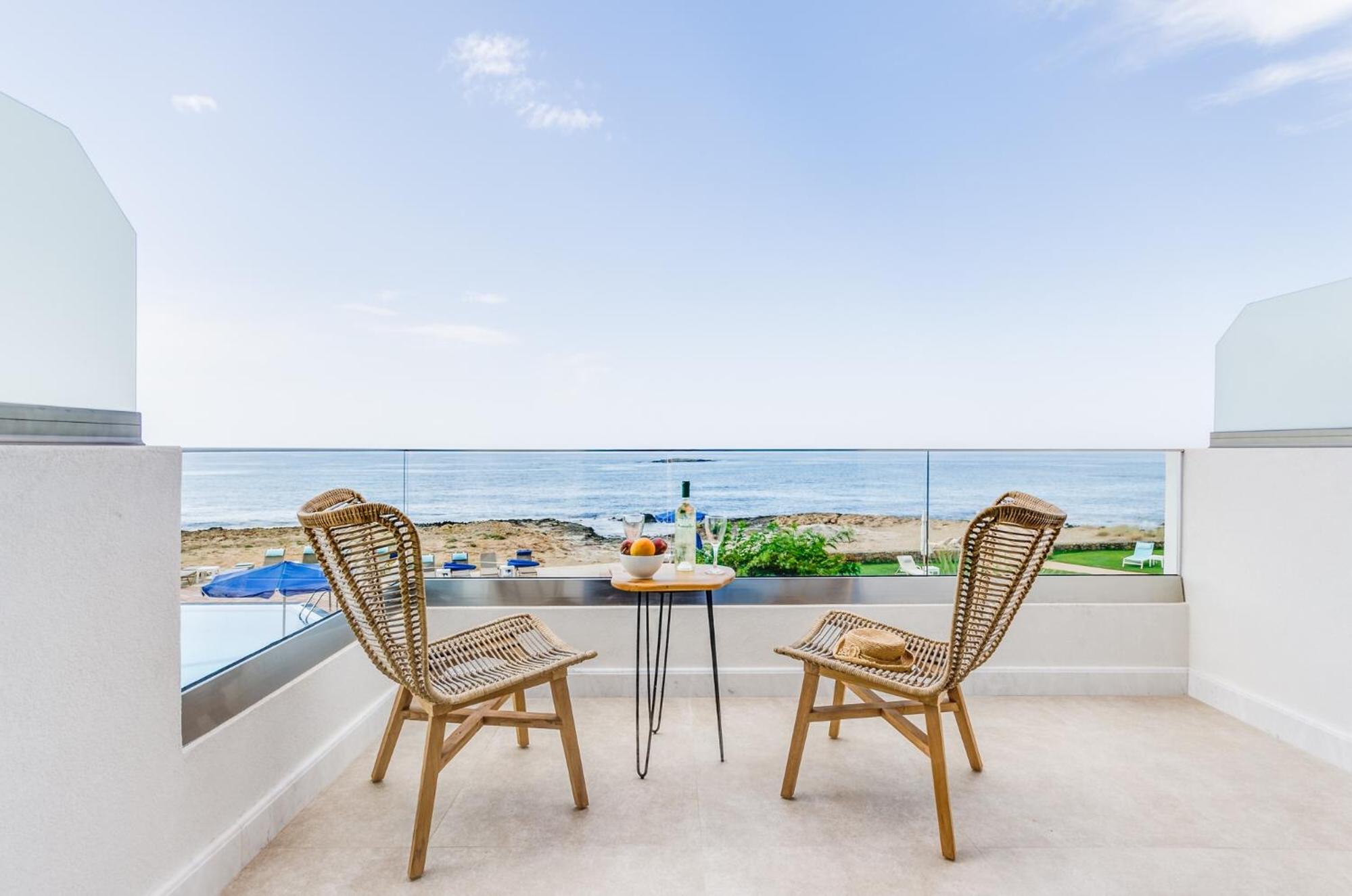 Suite with Sea View - Photo 4