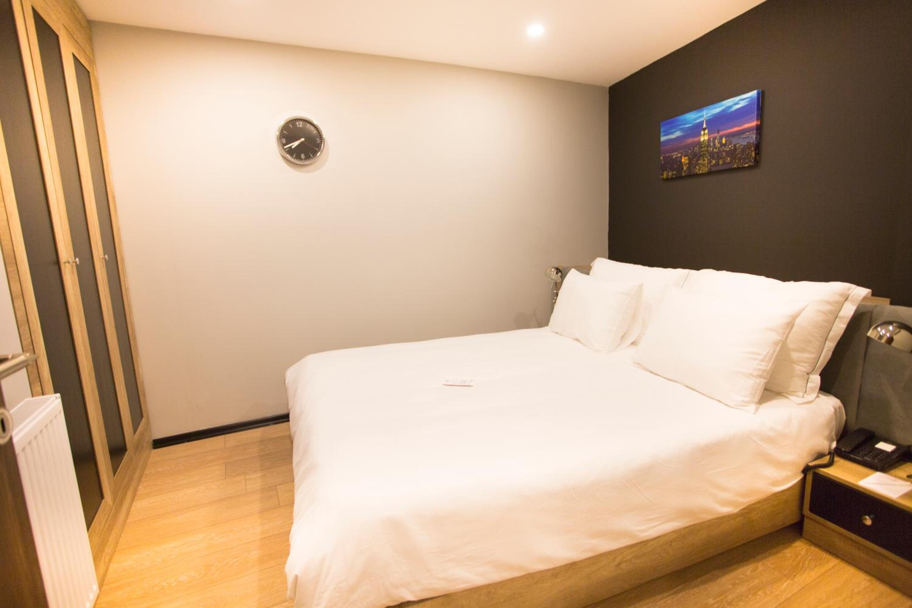 Economy Apartment photo 1