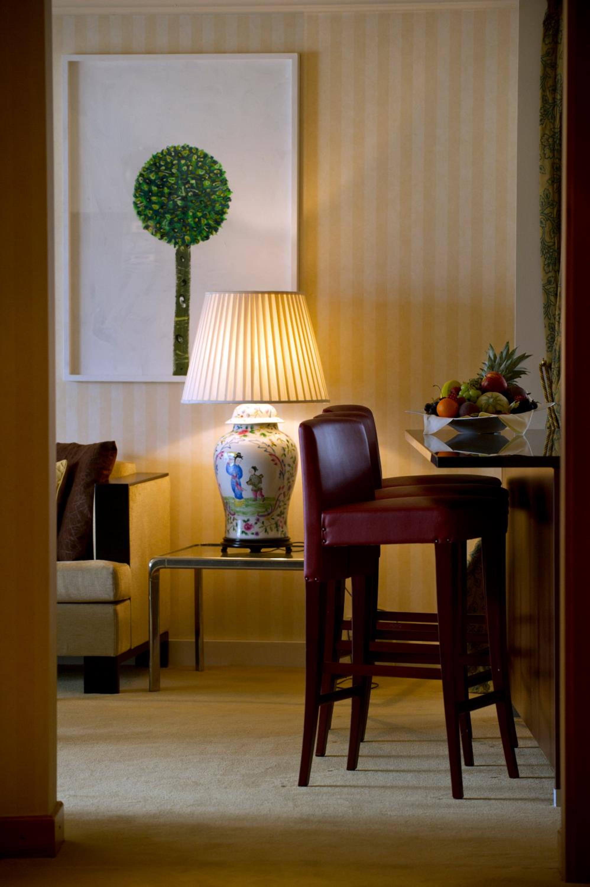 Presidential Suite with Lake View and Terrace thumbnail 5