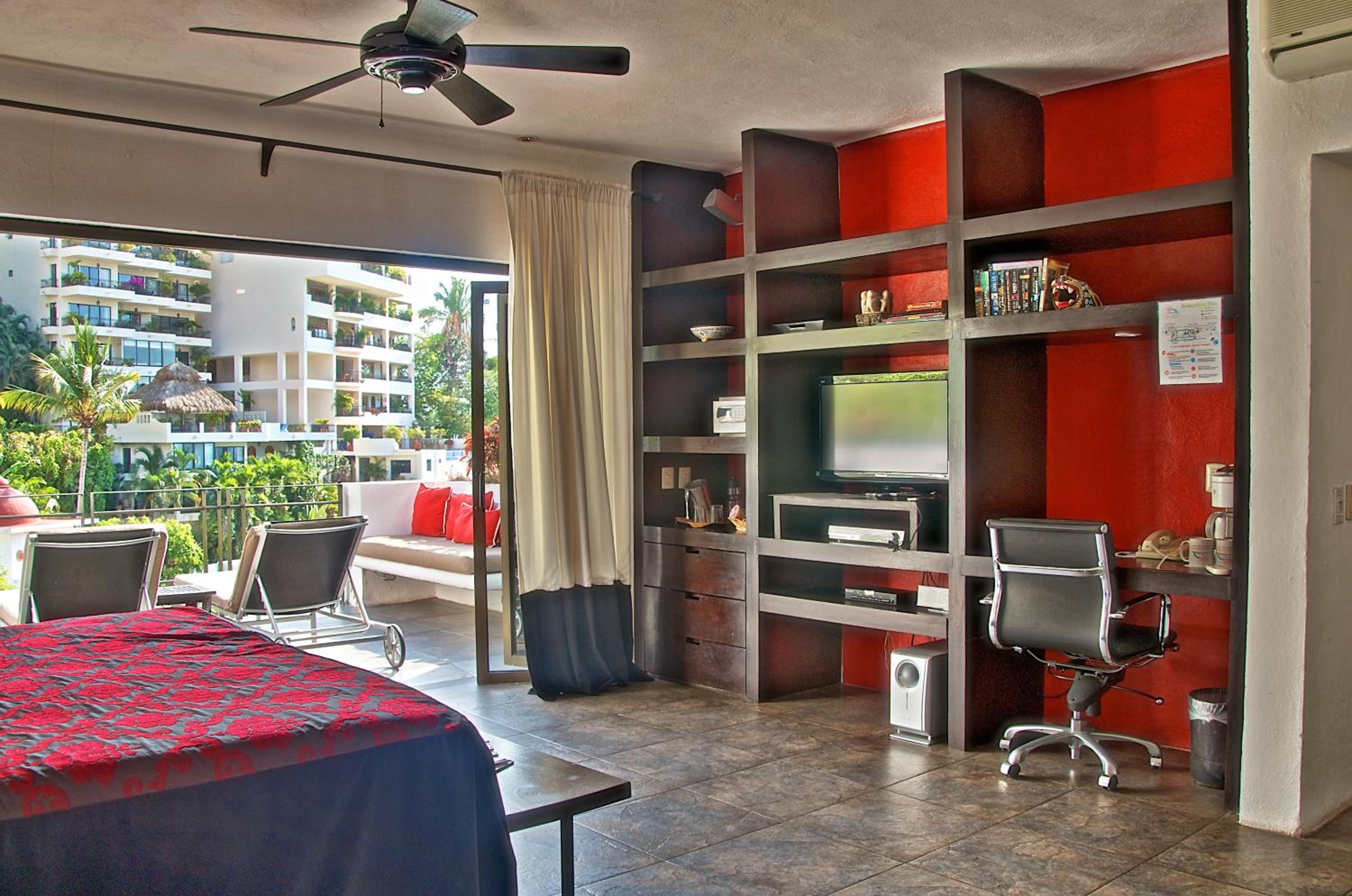 Deluxe Double Room with Ocean View - Photo 2