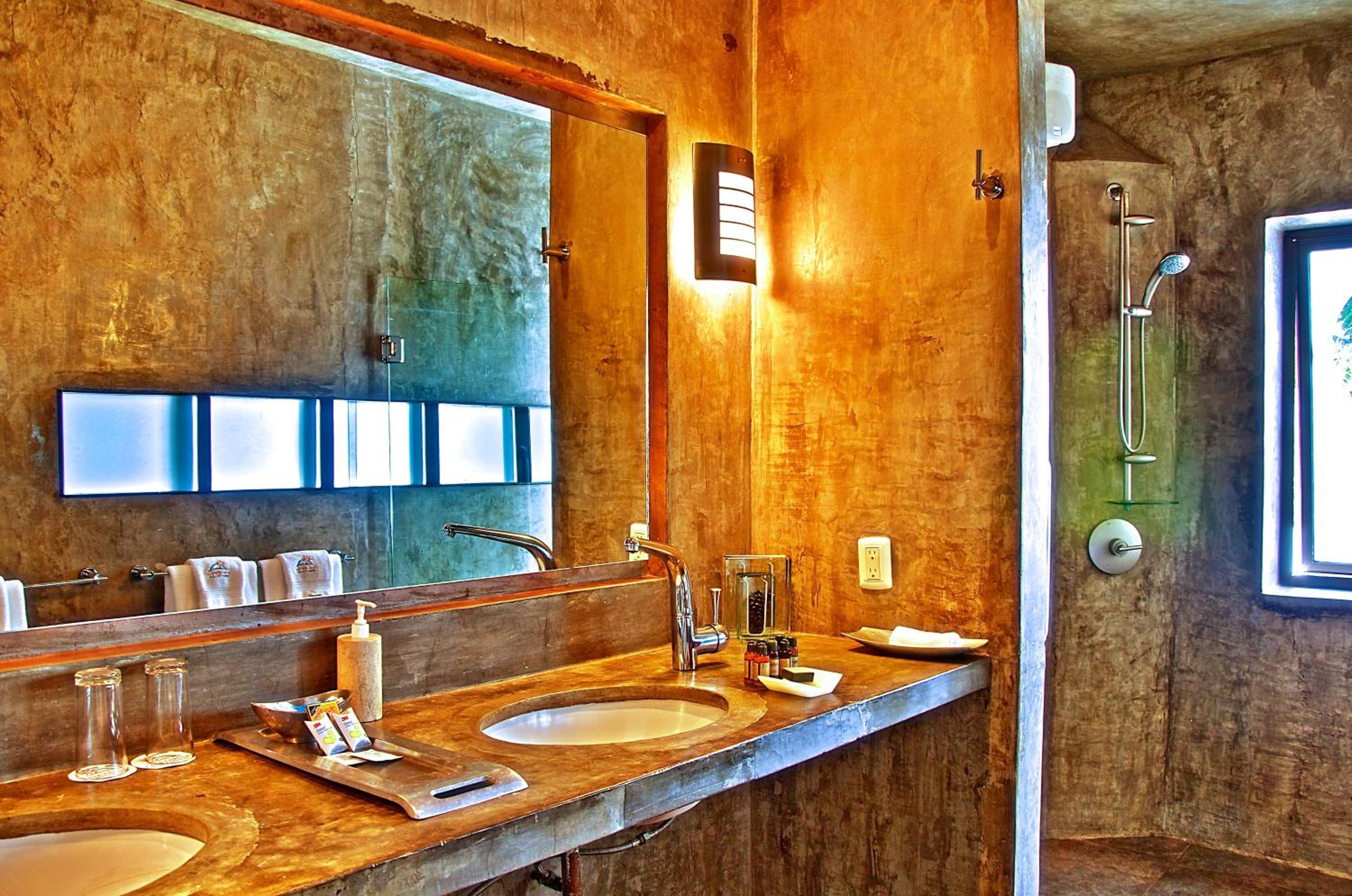 Deluxe Double Room with Ocean View - Photo 10
