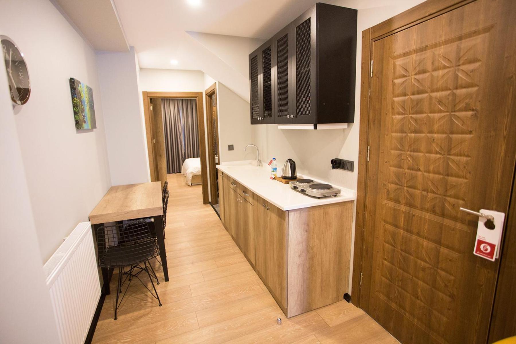 Apartment with Balcony photo 3