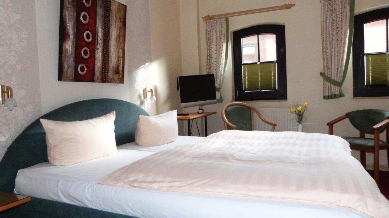 Standard Double Room - Photo 3