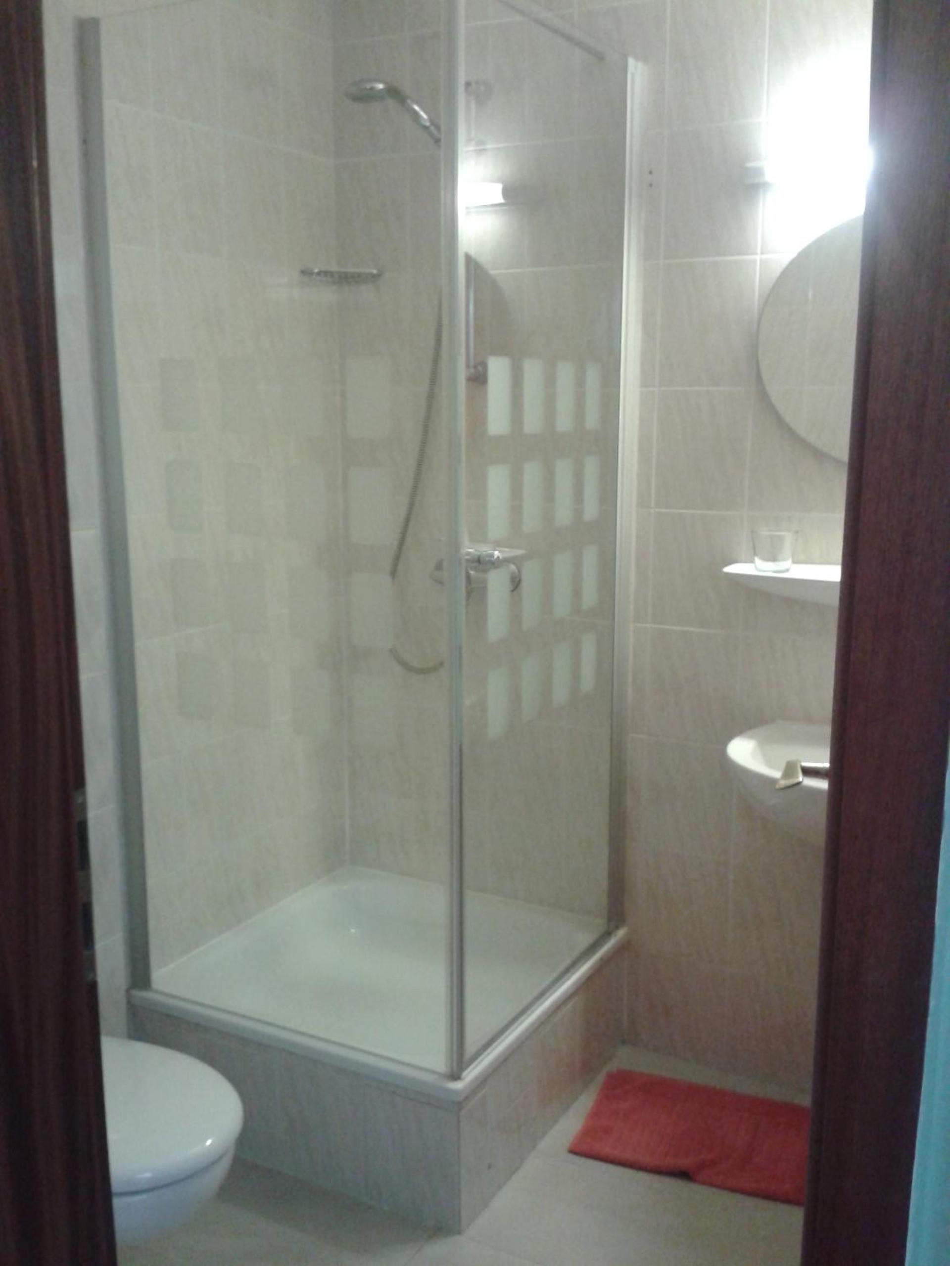 Standard Double Room - Photo 4