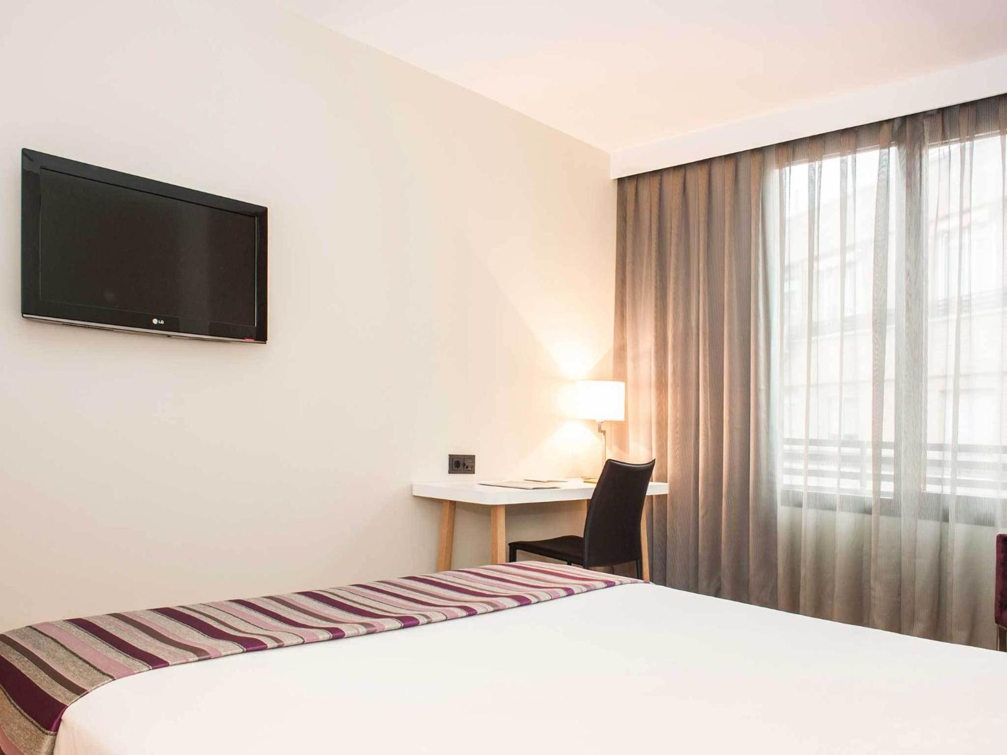 Double or Twin Room with Parking thumbnail 5