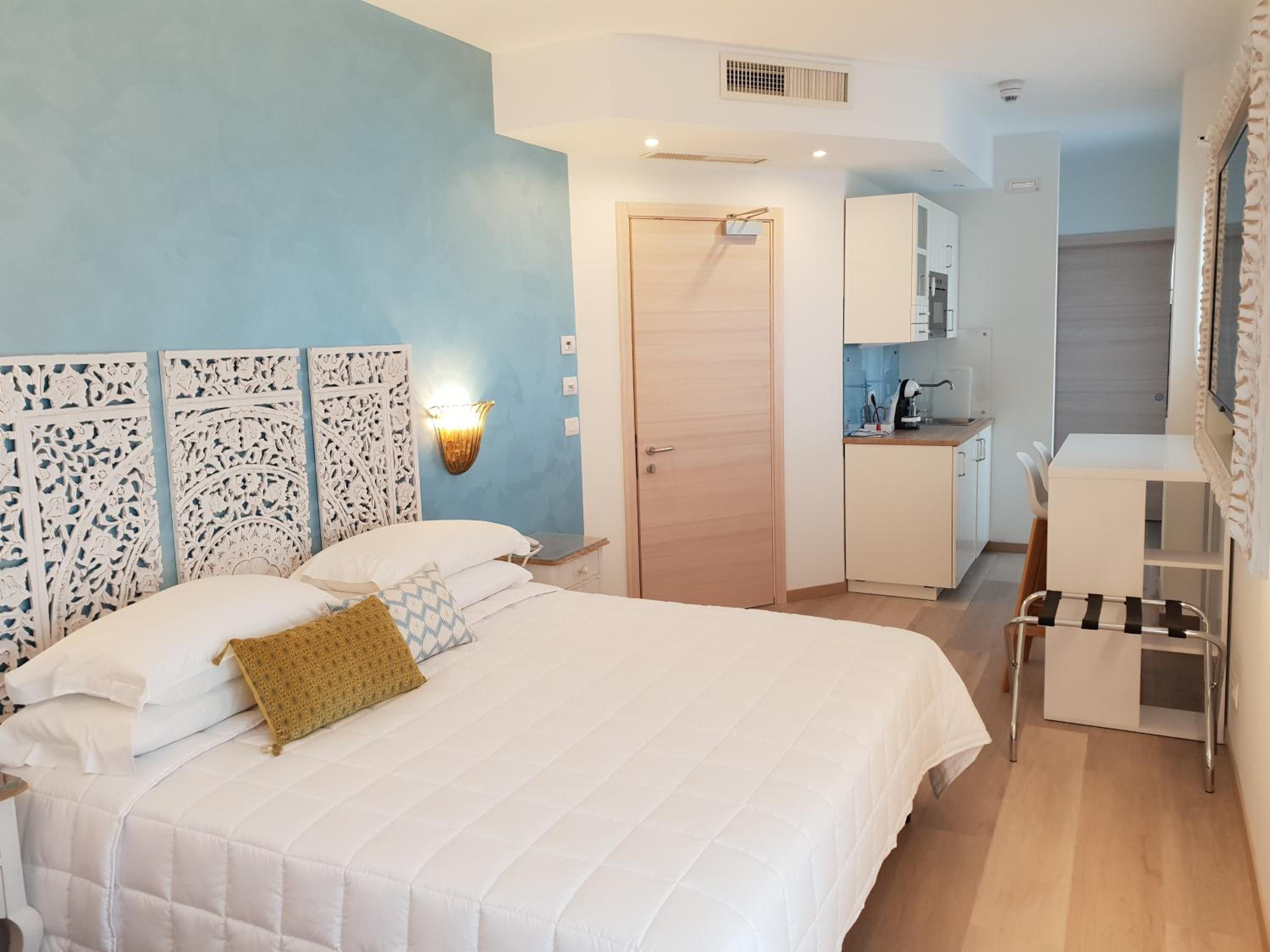 Deluxe Triple Room photo 1