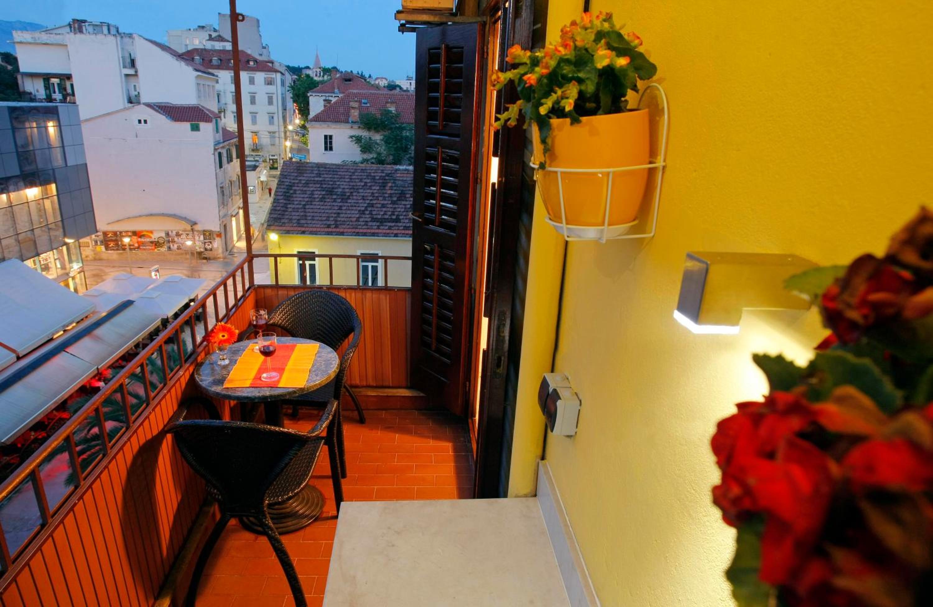 One-Bedroom Apartment with Balcony - Photo 12