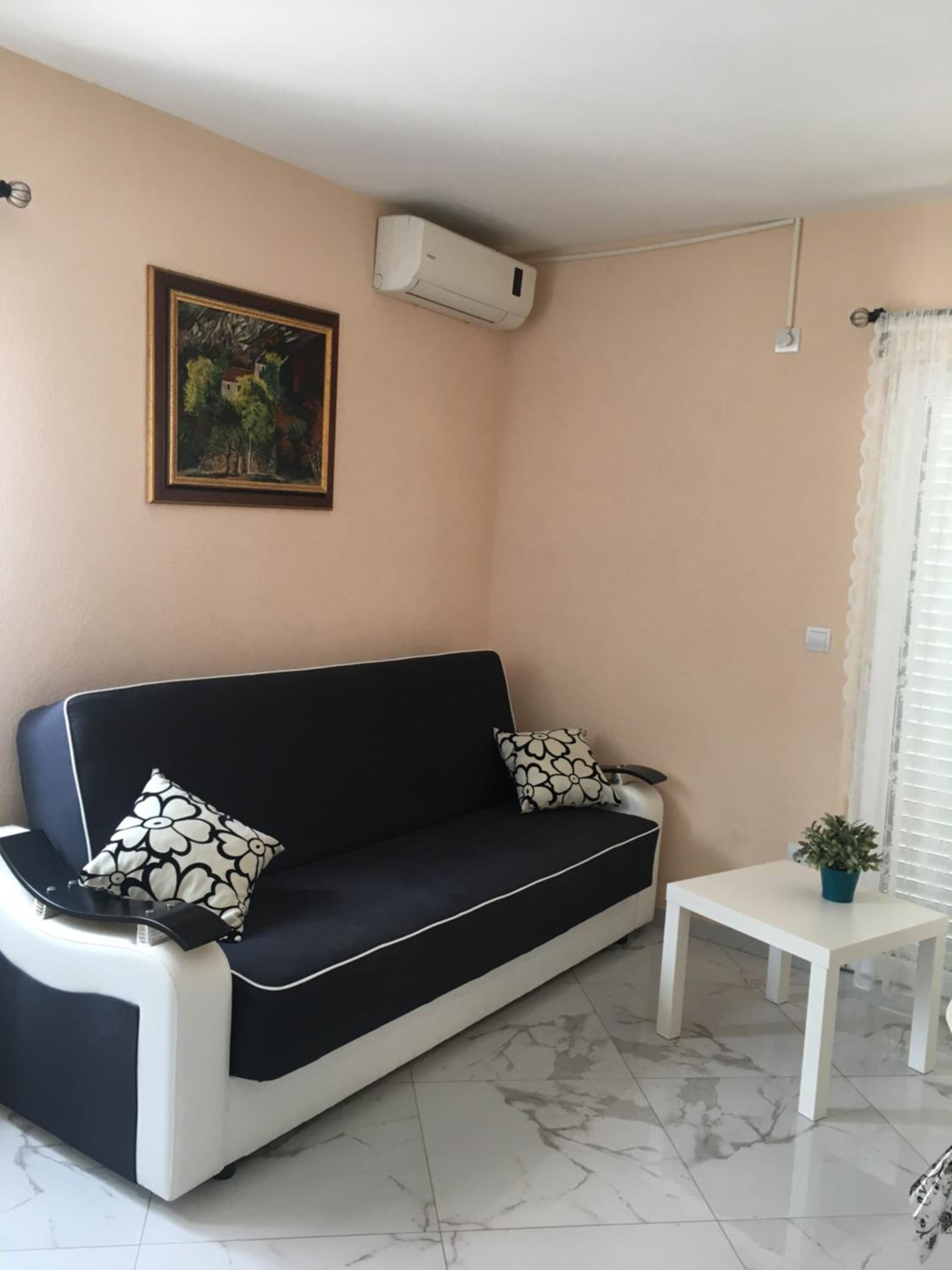 One-Bedroom Apartment with Balcony - Photo 24