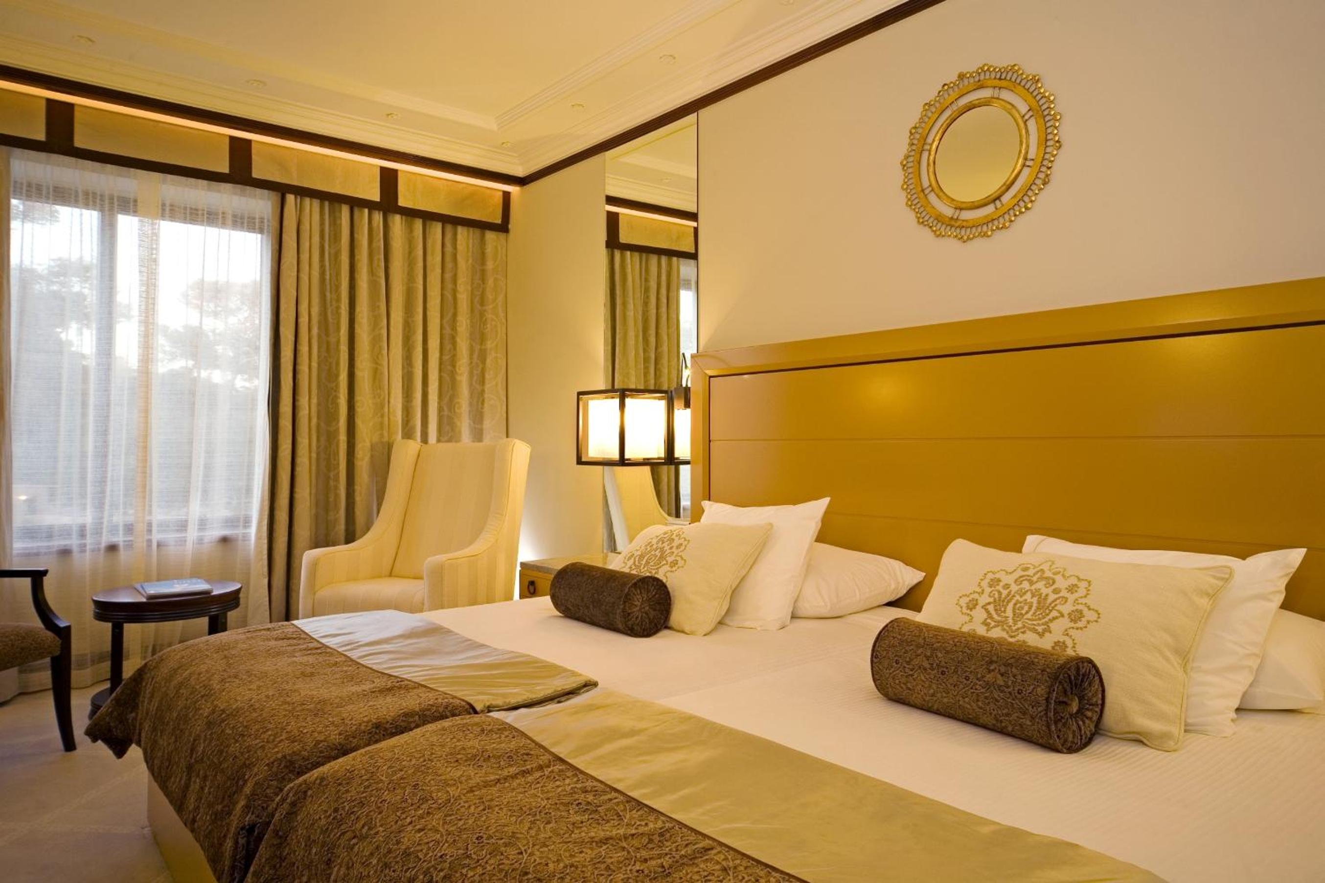 Deluxe Room - Photo 4