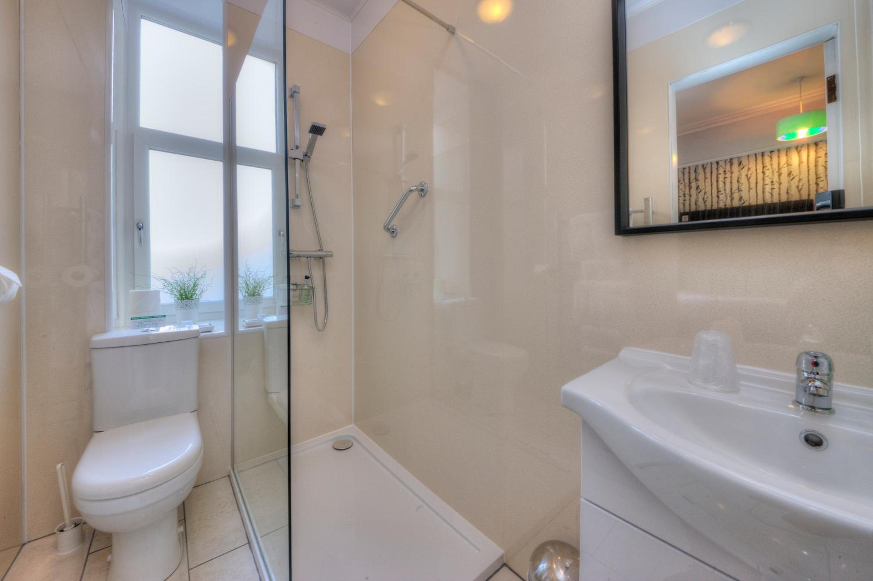 Double Room - Photo 21
