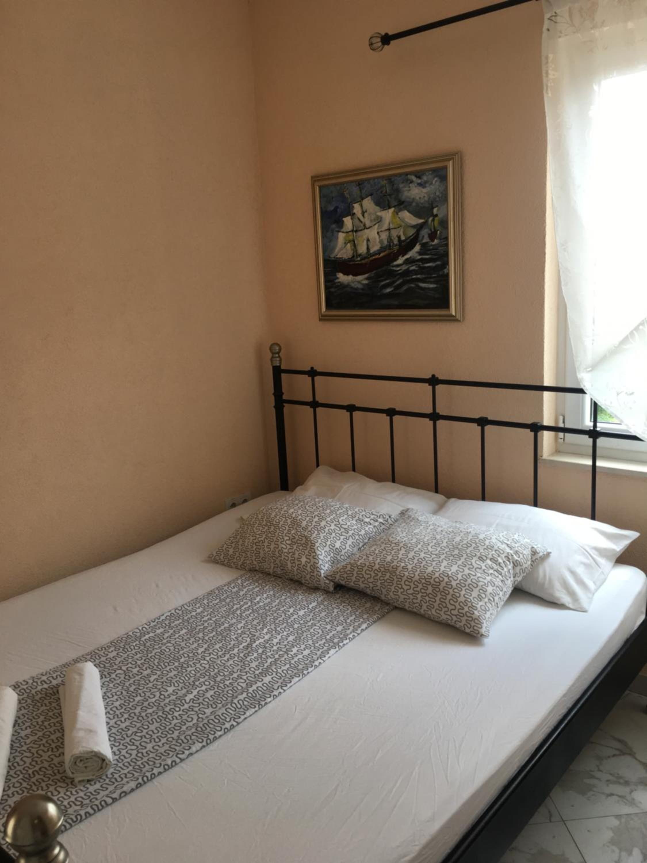 One-Bedroom Apartment with Balcony - Photo 12