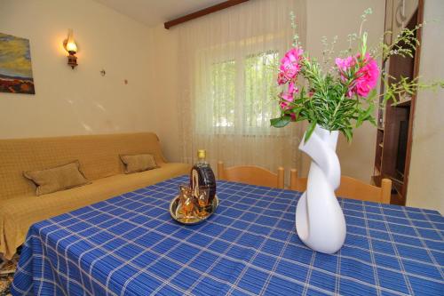 Apartment - Ground Floor photo 3