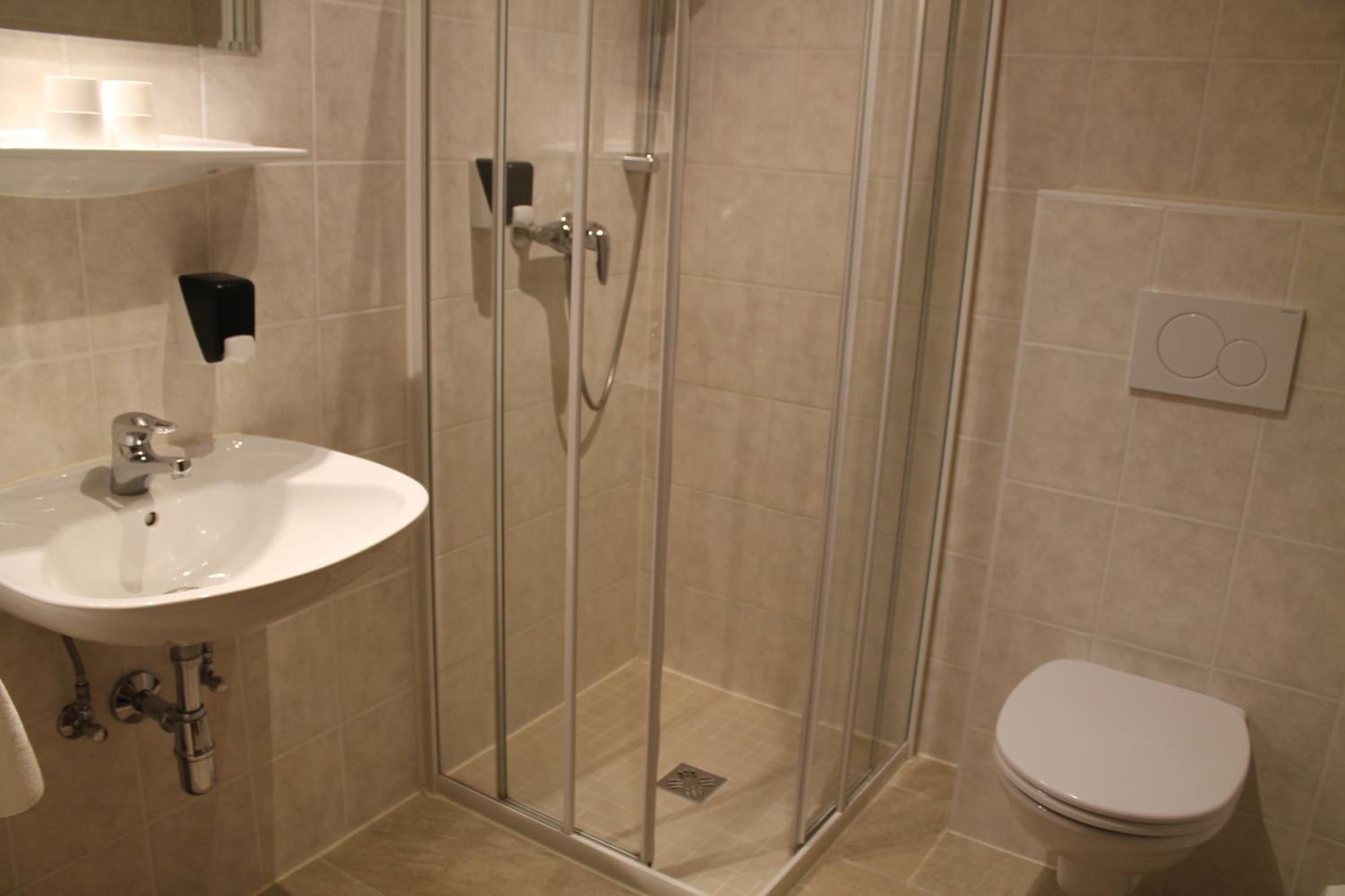 Double Room - Photo 17