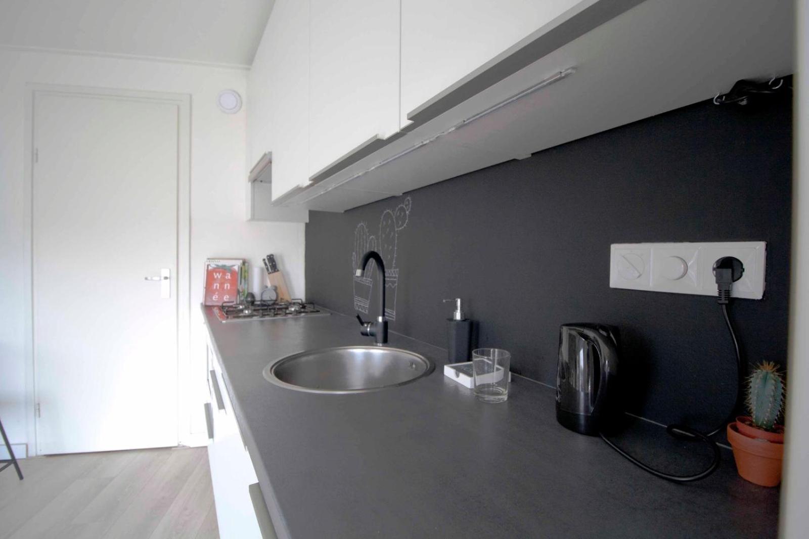 One-Bedroom Apartment - Photo 3