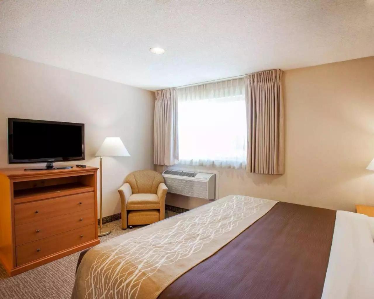 King Room - Disability Access/Non-Smoking - Photo 5