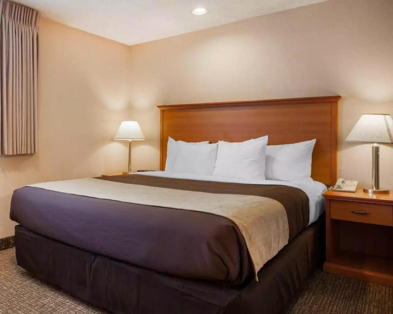 King Room - Disability Access/Non-Smoking - Photo 3