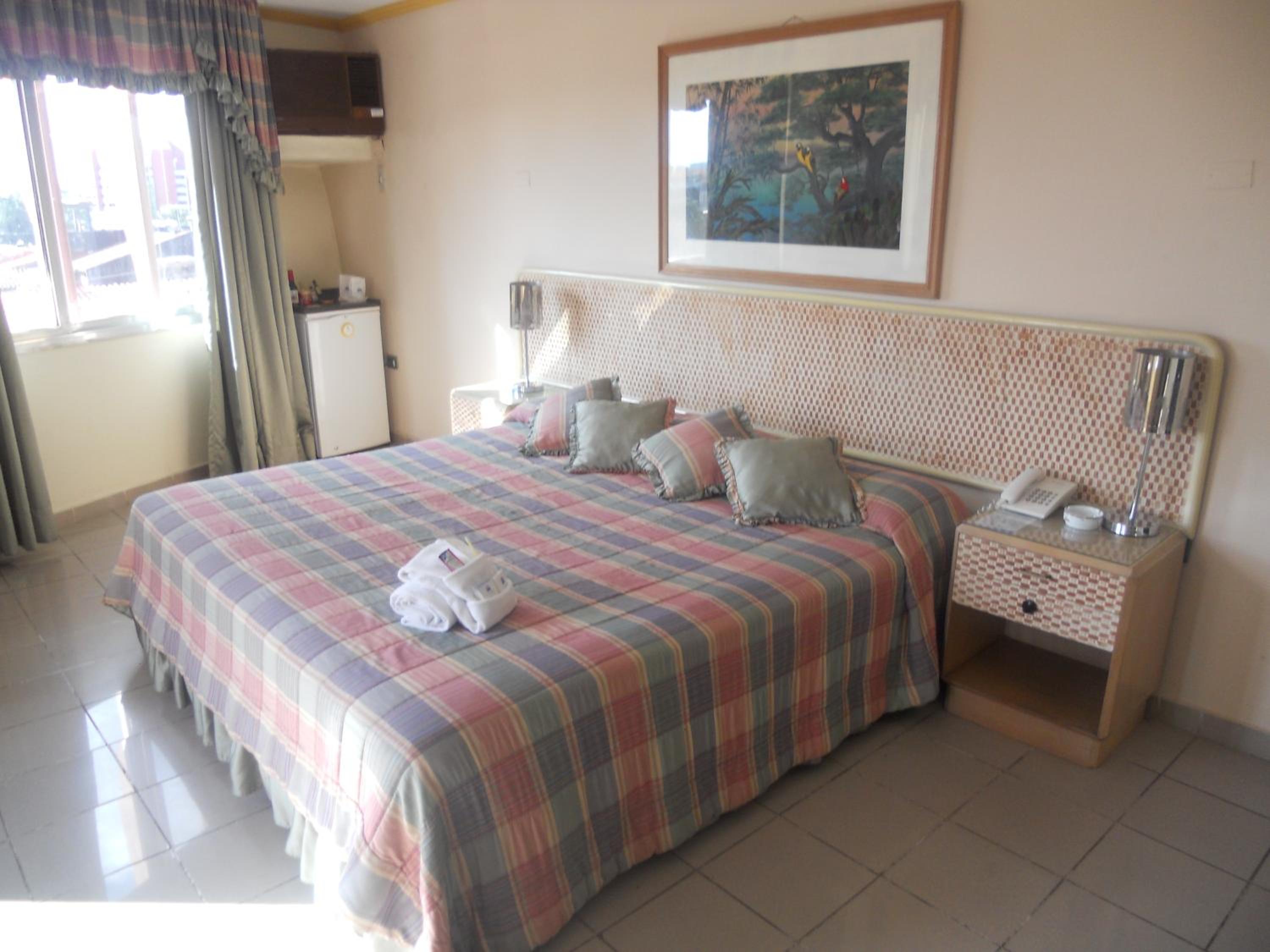Deluxe King Room photo 2