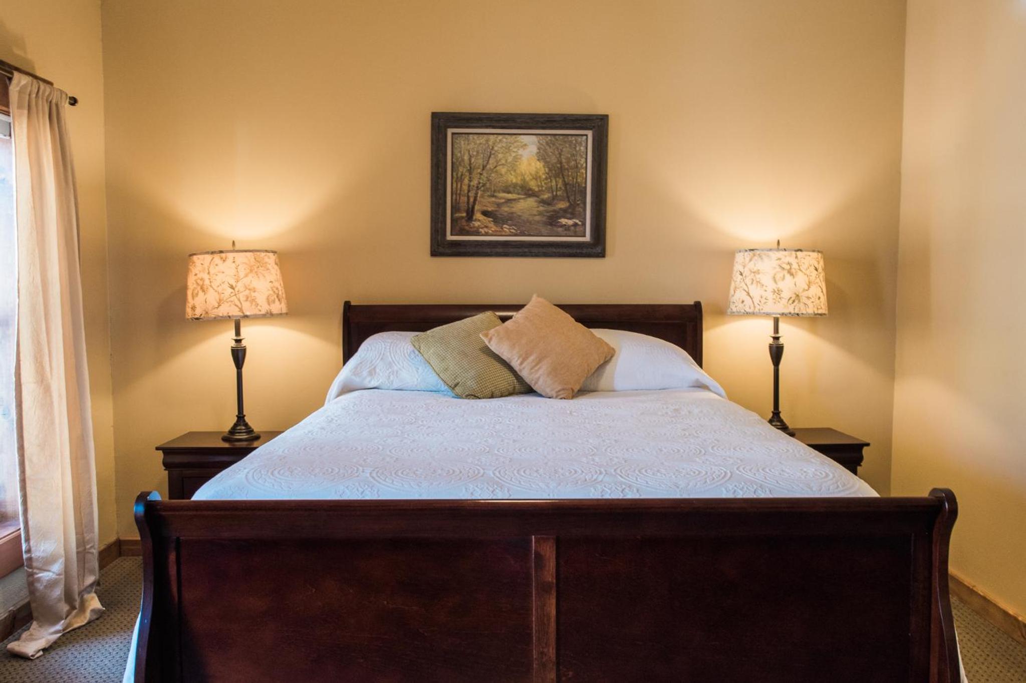 Queen Room photo 1